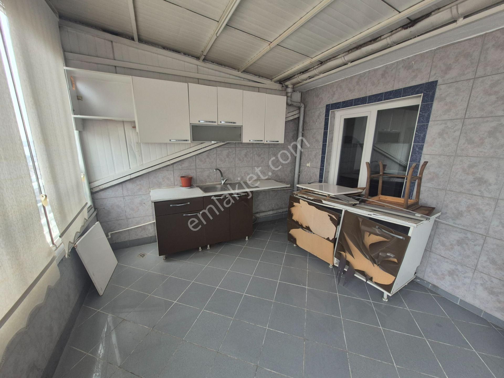 Ragıp Tüzün Mah. 2 Salon 6 Oda 1 Açık Teras 1 Kapalı Teras 3 Banyolu Satılık Daire - Görsel 28