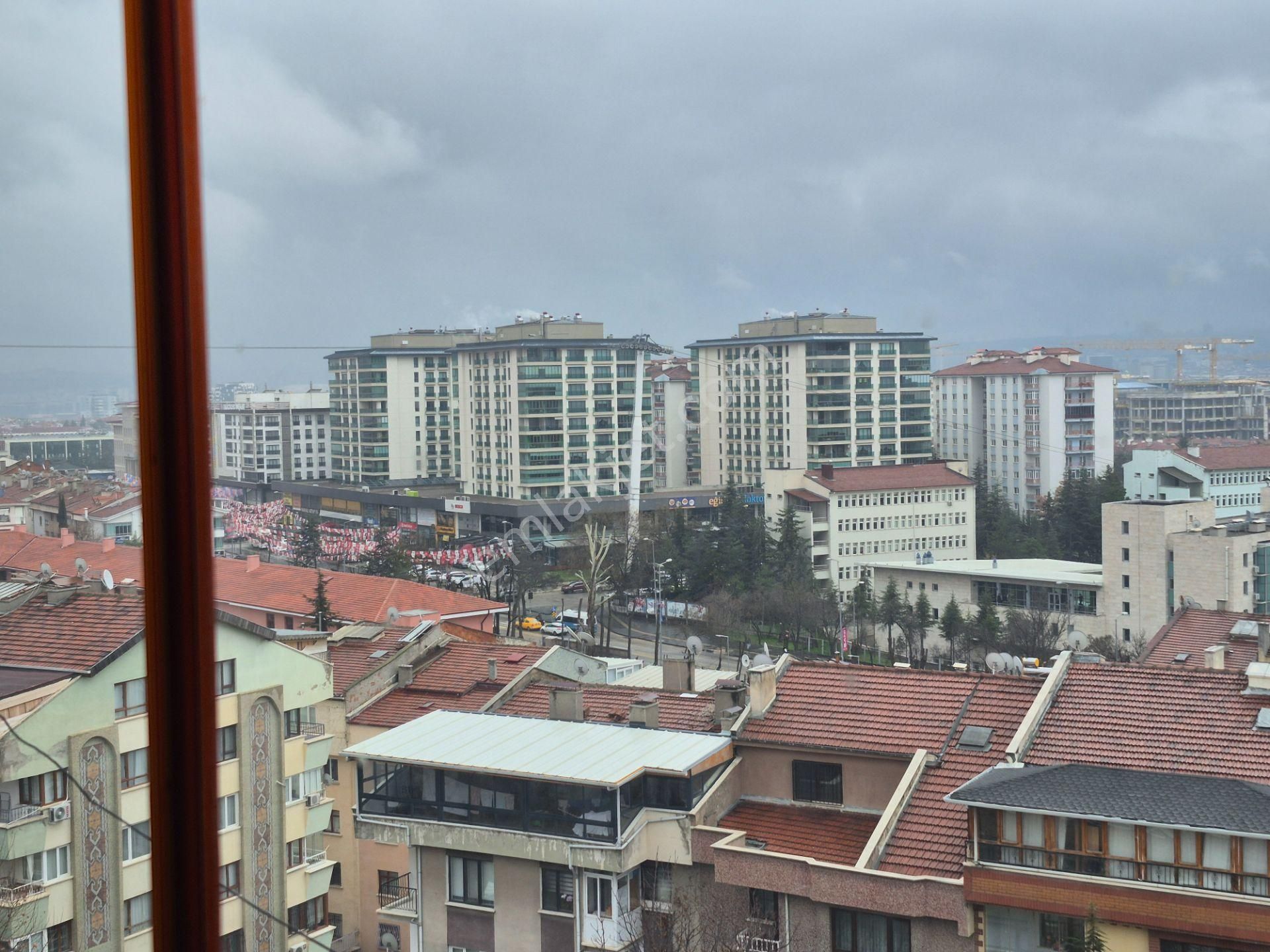 Ragıp Tüzün Mah. 2 Salon 6 Oda 1 Açık Teras 1 Kapalı Teras 3 Banyolu Satılık Daire - Görsel 27