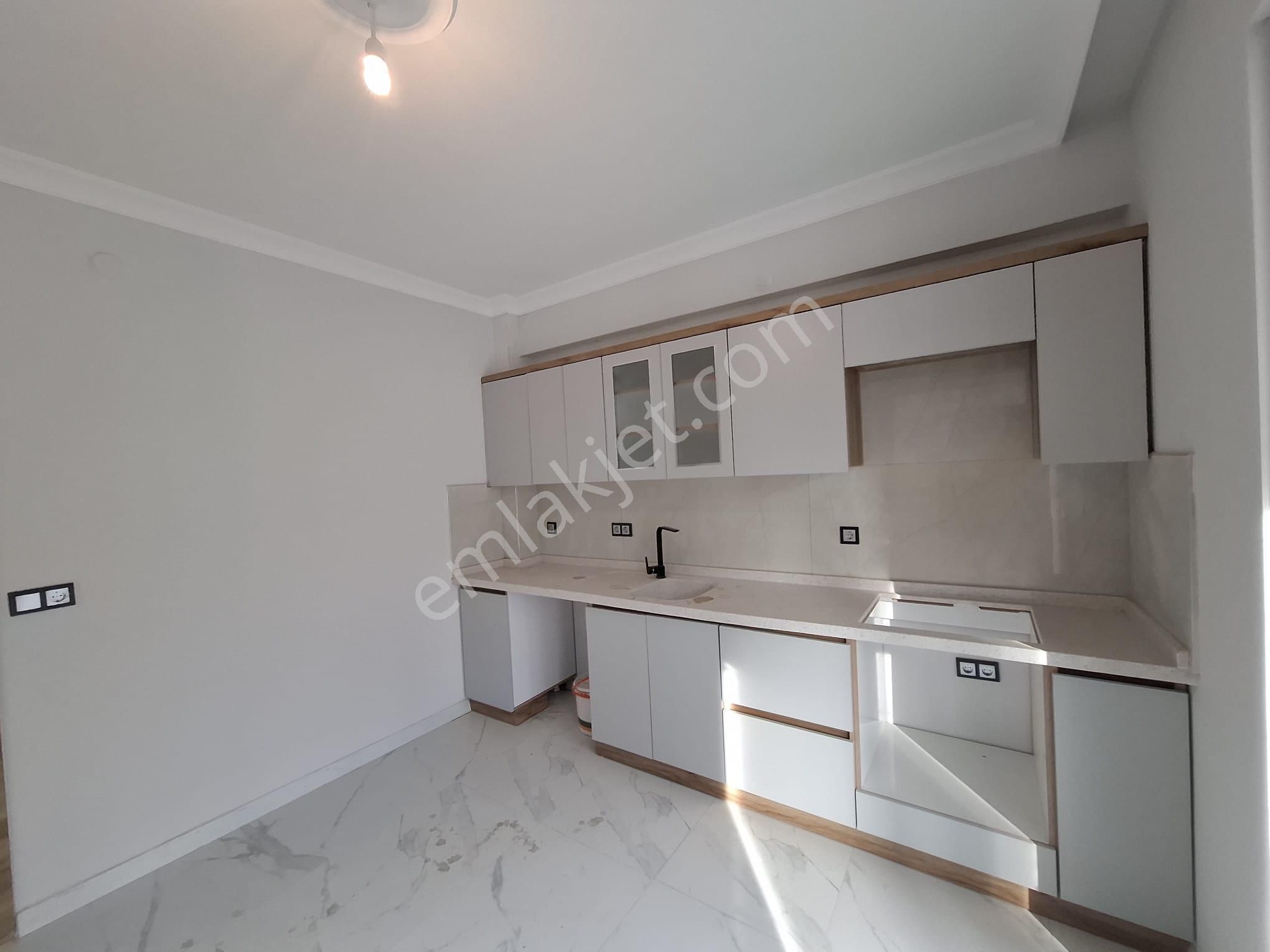 Akman'dan 4+1 Ayrı Mutfak Kat Dubleksi Teraslı Yeni Bina