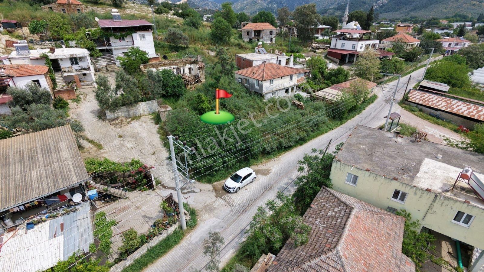 Milas Bahçeburun Köyü Satılık Kargir Ev Ve Avlusu 970 M²