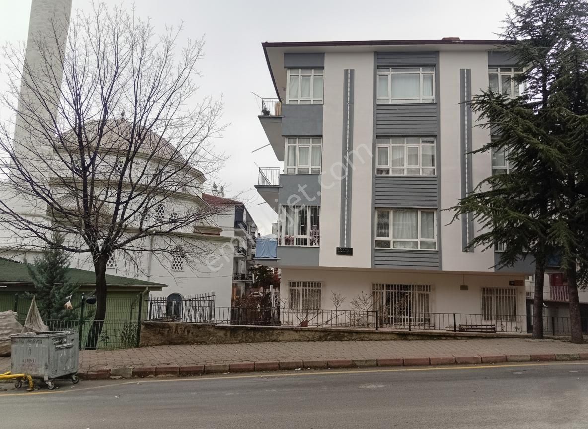 Mamak Abidinpaşada Metroya Yakın Yapılı Satılık 1+1 Eşyalı Daire