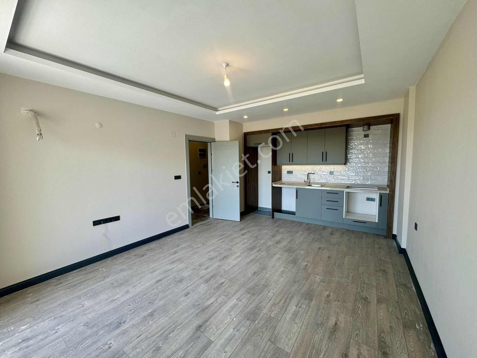 Kuşadası Davutlar'da Ön Cephe 60 M2 Satılık 1+1 Daire