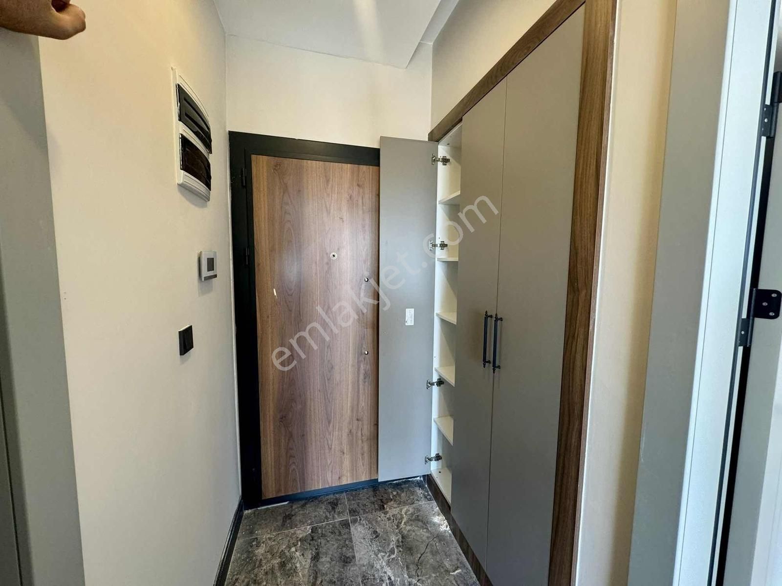 Kuşadası Davutlar'da Ön Cephe 60 M2 Satılık 1+1 Daire - Görsel 6