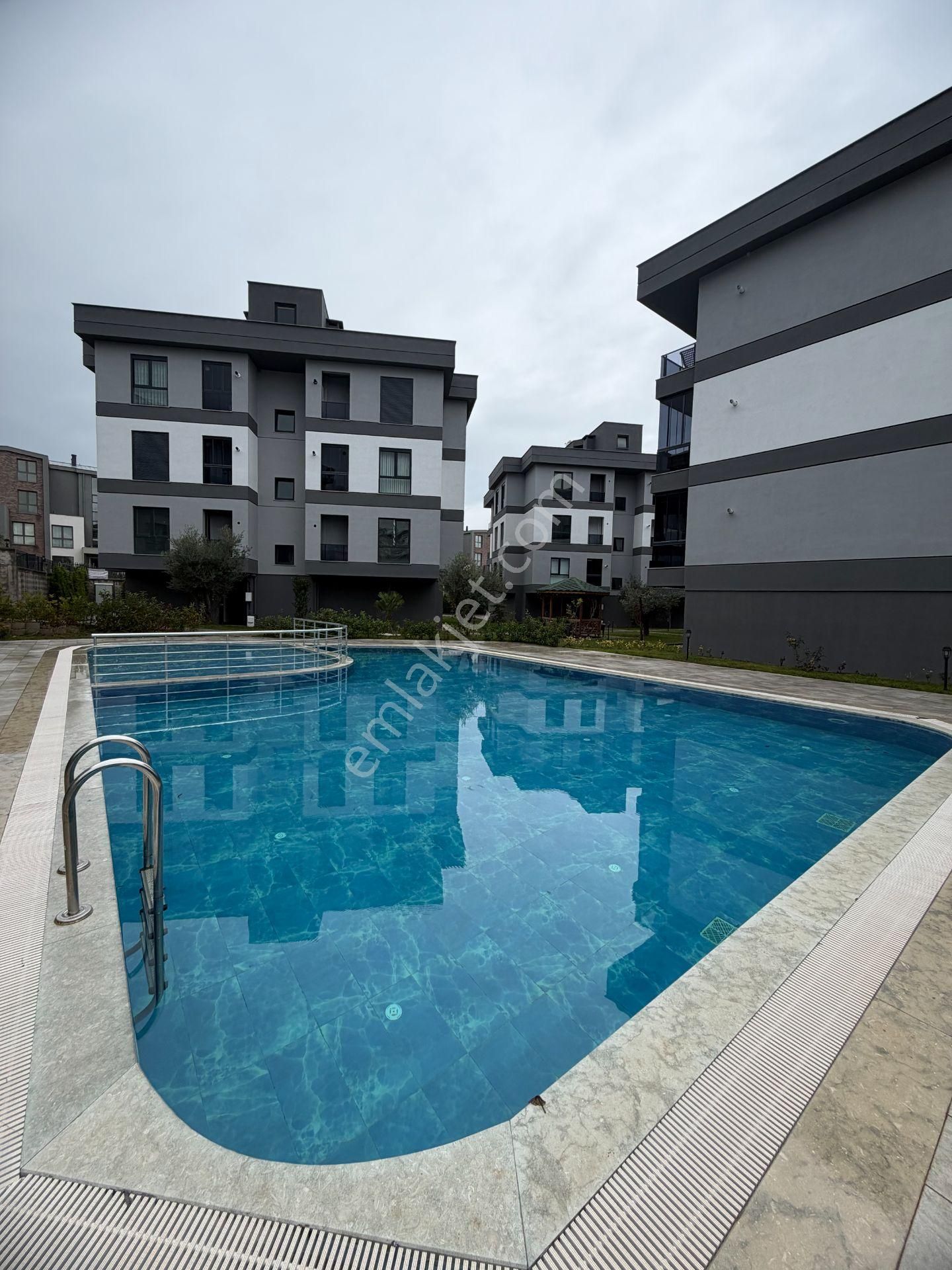 Gemlik Kurşunlu'da Lüks 2+1, 107m², Havuzlu, Otoparklı Daire - Görsel 33