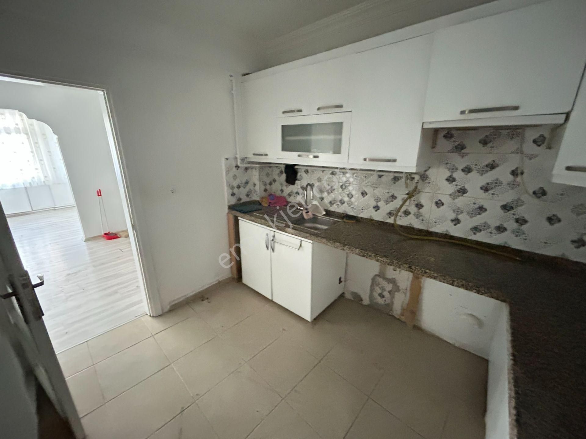 Cihan Emlaktan Kiralık Hacı Yusufta 2+1 Giriş Kat Bahçeli Daire - Görsel 9