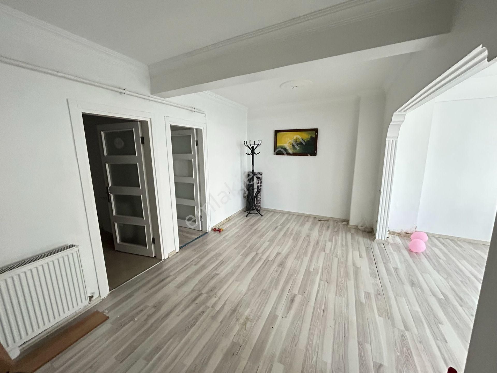 Cihan Emlaktan Kiralık Hacı Yusufta 2+1 Giriş Kat Bahçeli Daire - Görsel 2