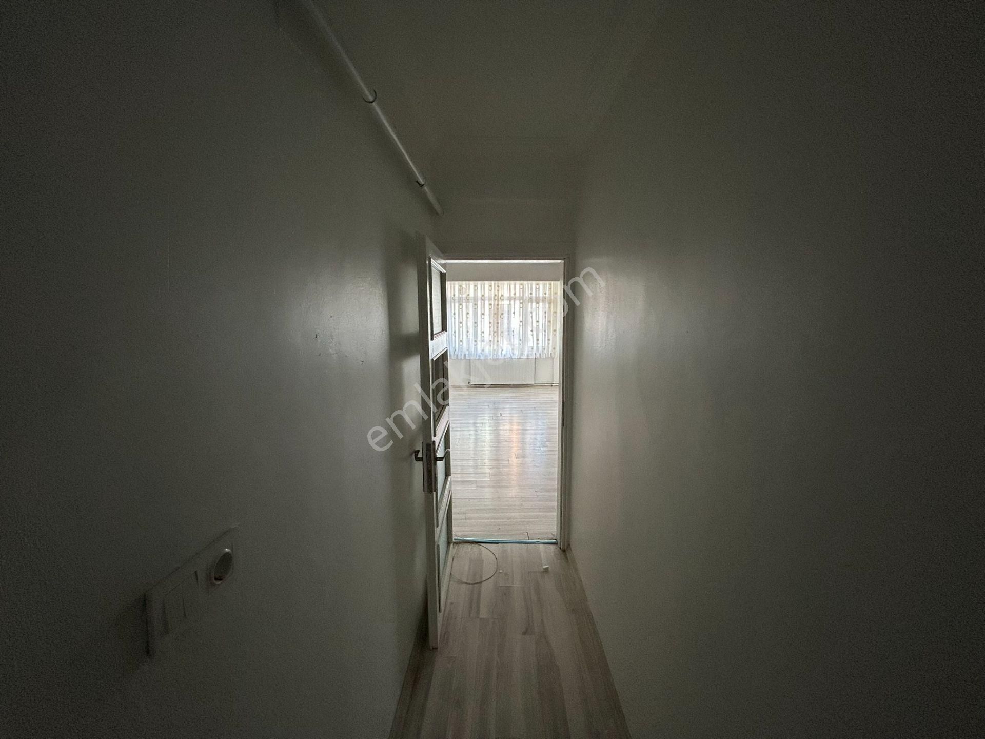 Cihan Emlaktan Kiralık Hacı Yusufta 2+1 Giriş Kat Bahçeli Daire - Görsel 11