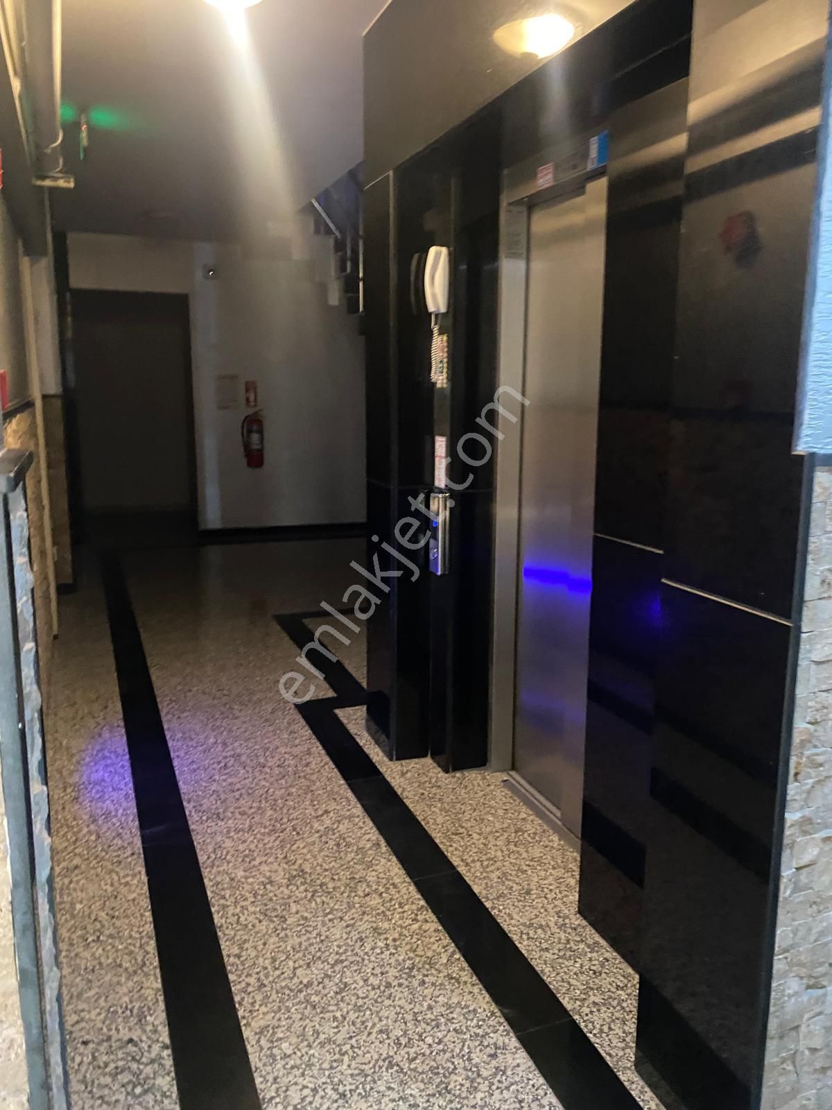 Bayraklı Emek Mahallesinde Site İçerisinde 3+1 Satılık Daire - Görsel 11