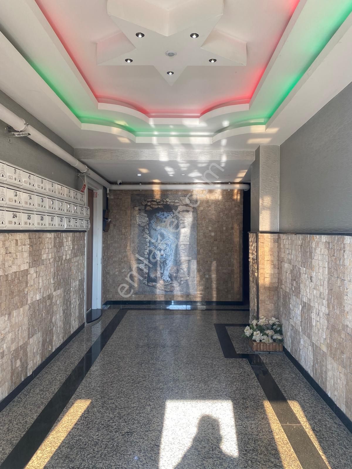 Bayraklı Emek Mahallesinde Site İçerisinde 3+1 Satılık Daire - Görsel 15