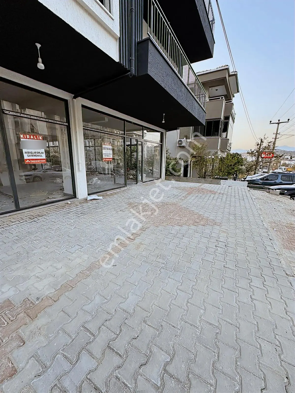 Akbaşlar'dan Milas Merkezde Toplam 350m2 Kullanım,kiralık Dükkan - Görsel 2