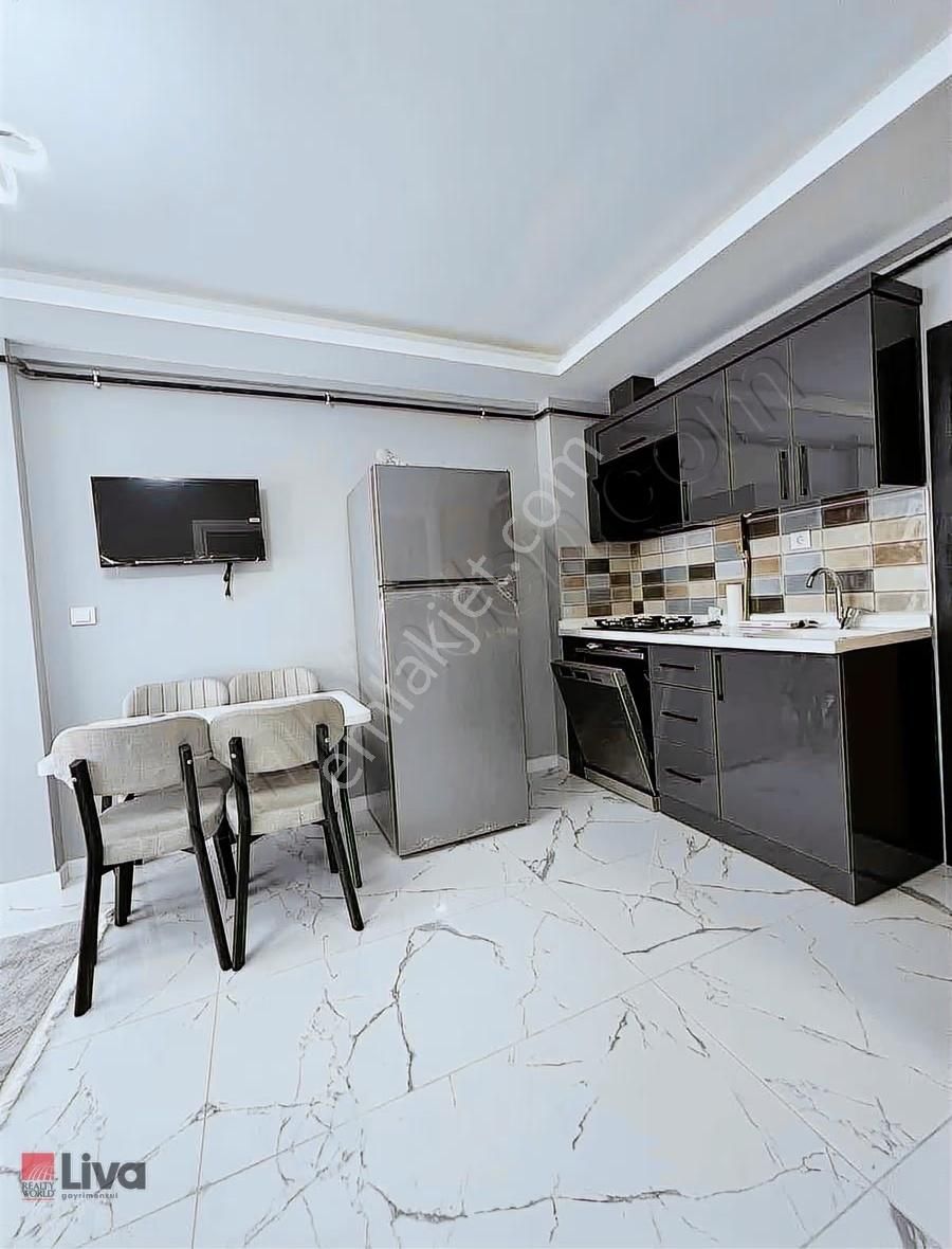 Rw Livadan Gaziosmanpaşa Mahallesinde 1+1 Eşyalı Kiralık Daire - Görsel 3