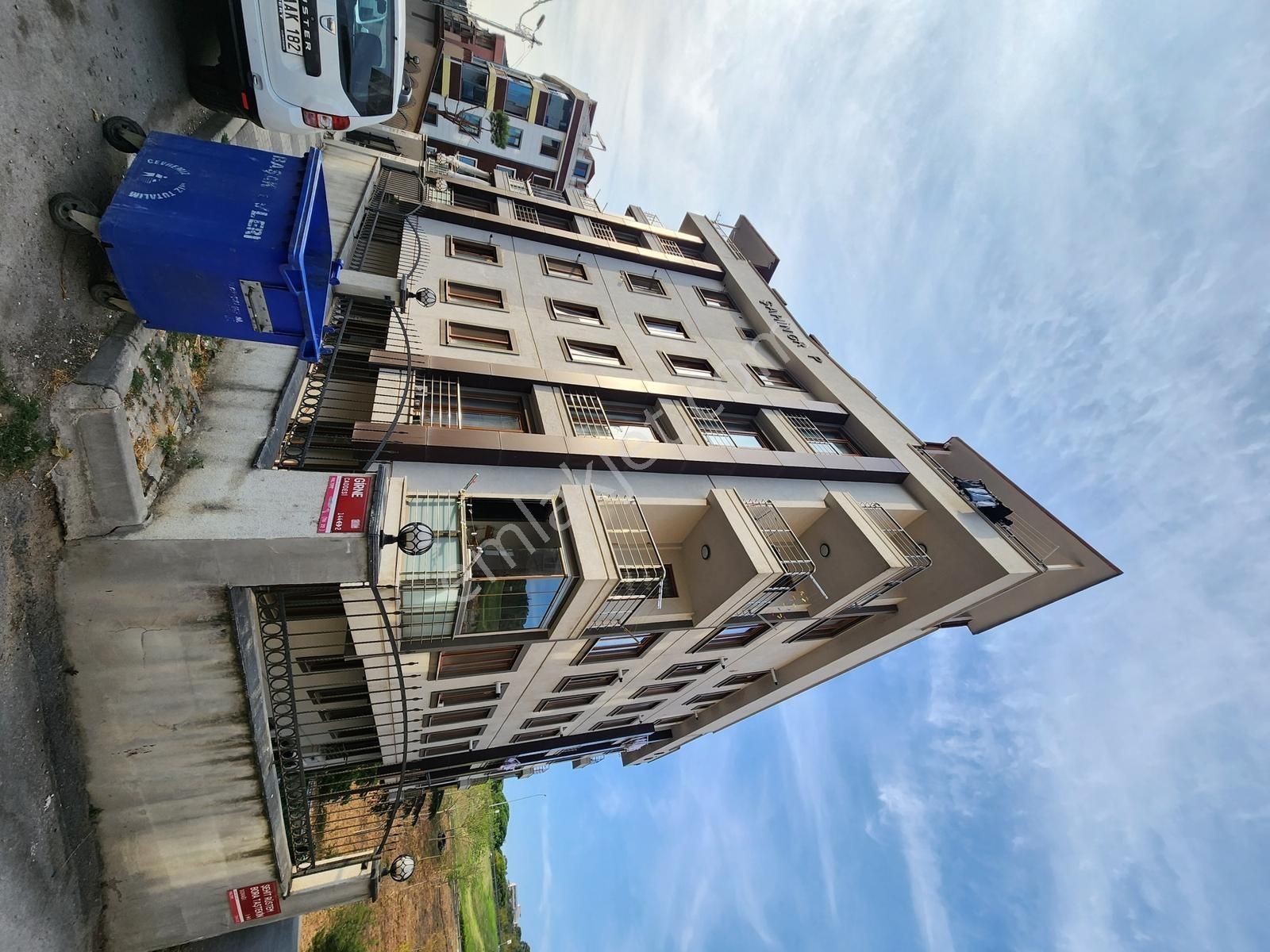 Maltepe Girne Mah.de Ara Kat 2+1 65 M2 Kiralık Daire