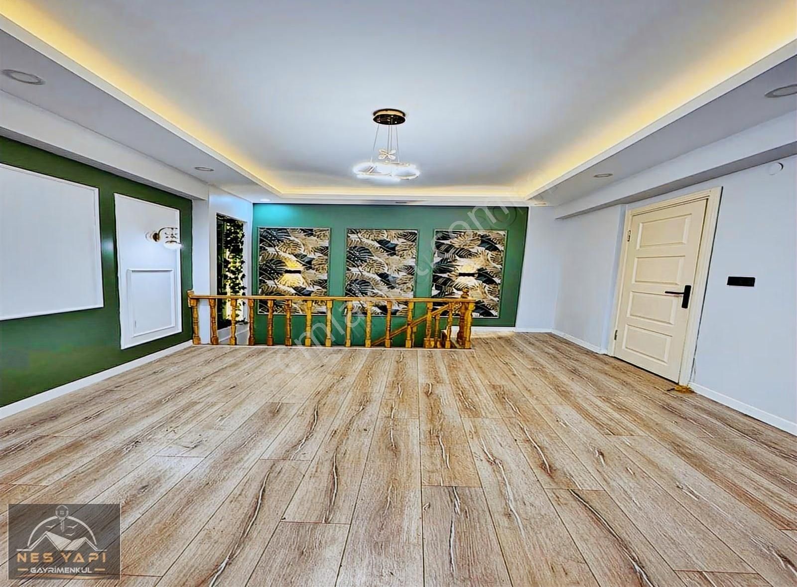 Nes Yapı'dan Metrobüse Yürüme Mesafesinde 2+2 Lüx Dekorlu Dublex