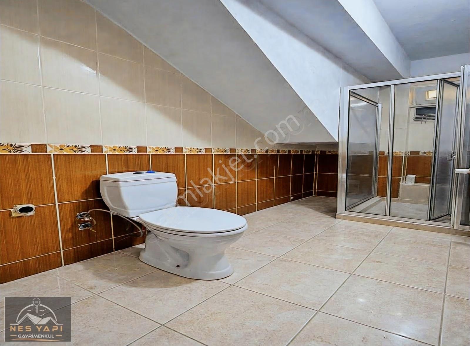 Nes Yapı'dan Metrobüse Yürüme Mesafesinde 2+2 Lüx Dekorlu Dublex - Görsel 3