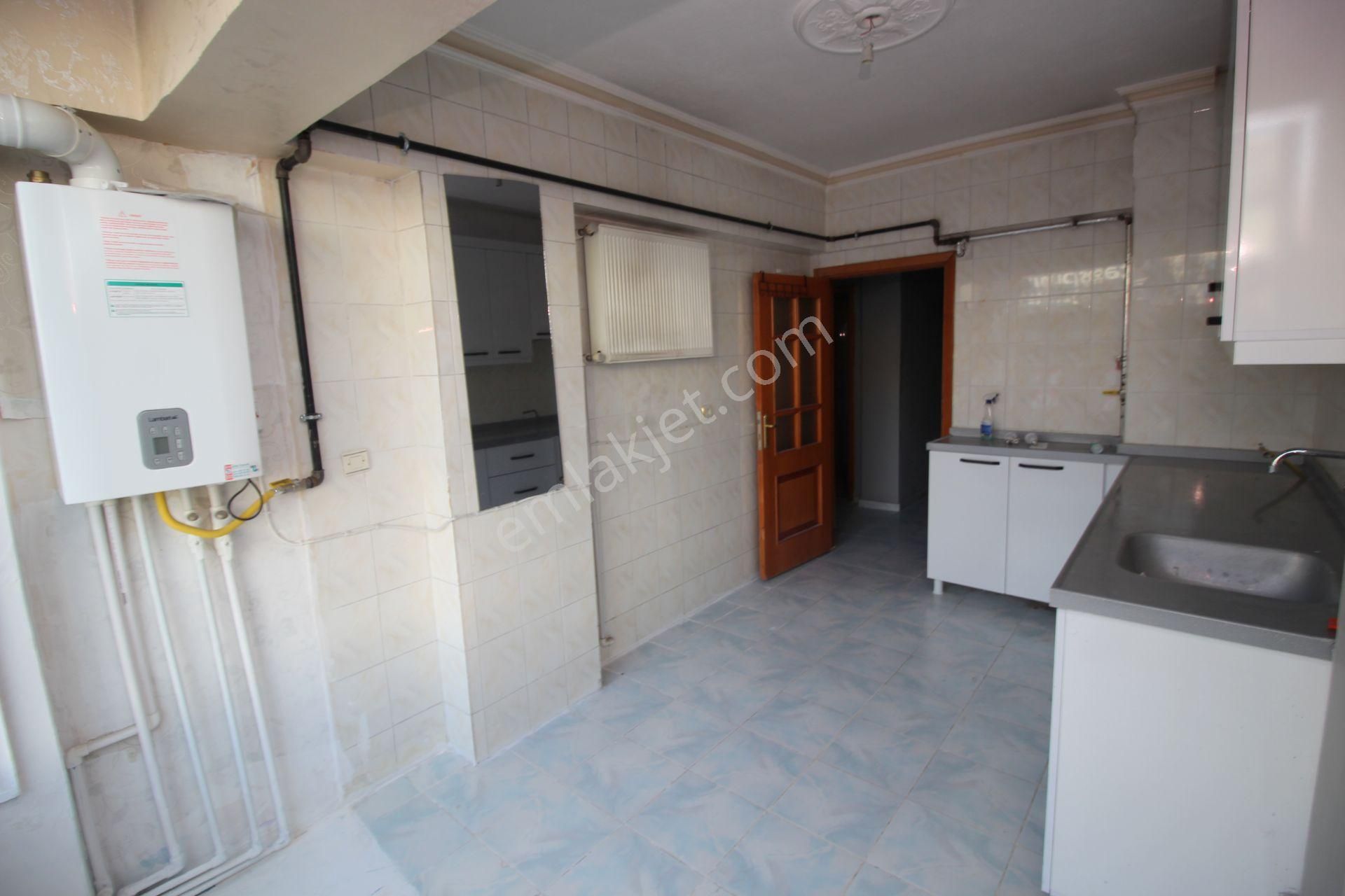 Emre Emlaktan Elvankent 14.cadde Cepheli 3+1 Kiralık Ofis Veya Daire - Görsel 5