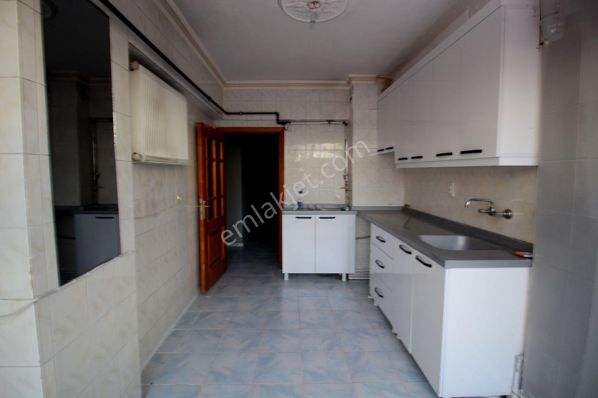 Emre Emlaktan Elvankent 14.cadde Cepheli 3+1 Kiralık Ofis Veya Daire - Görsel 4