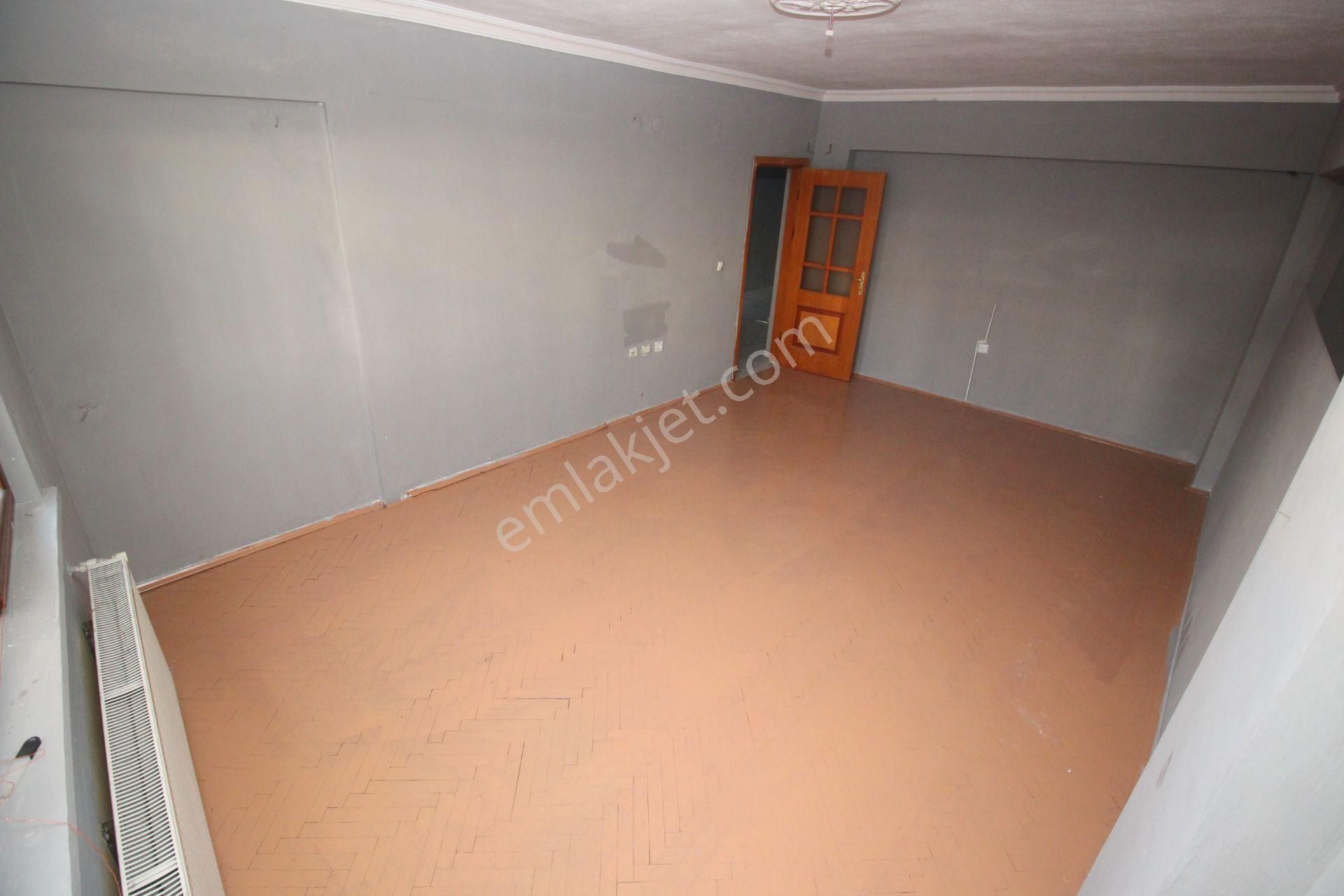 Emre Emlaktan Elvankent 14.cadde Cepheli 3+1 Kiralık Ofis Veya Daire - Görsel 11
