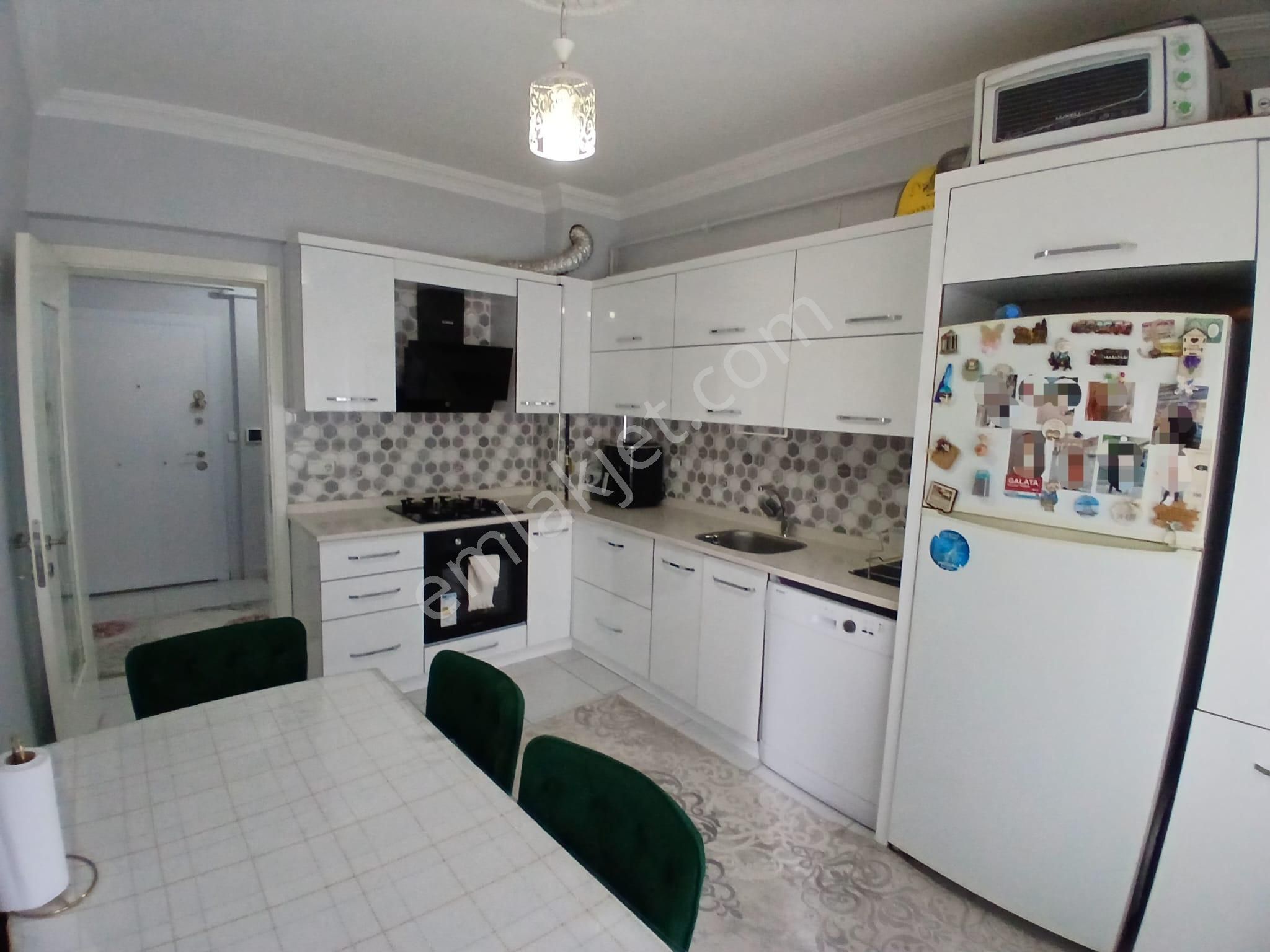 Akçay Emlak'tan Akşehir Koşuyolu Simay Market Civarında Bireysel Garajlı Satılık 3+1 Daire