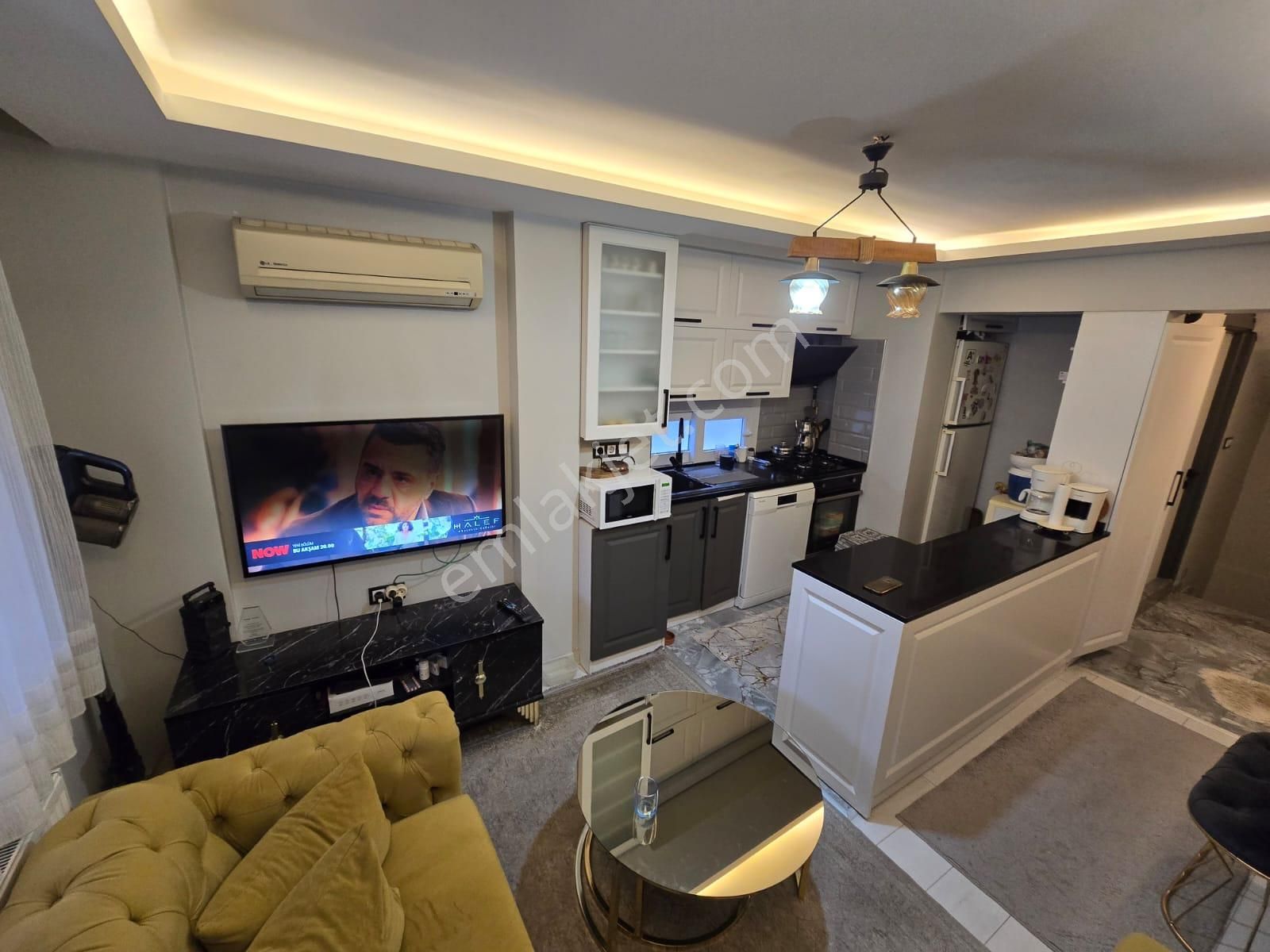 Balçovada Metro Yakını İçi Yapılı D.gazlı Tripleks 4+1 Satılık Daire