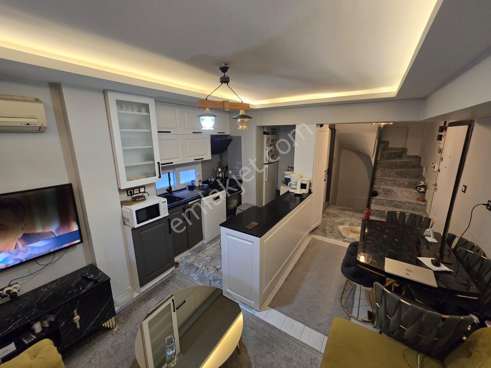 Balçovada Metro Yakını İçi Yapılı D.gazlı Tripleks 4+1 Satılık Daire - Görsel 2