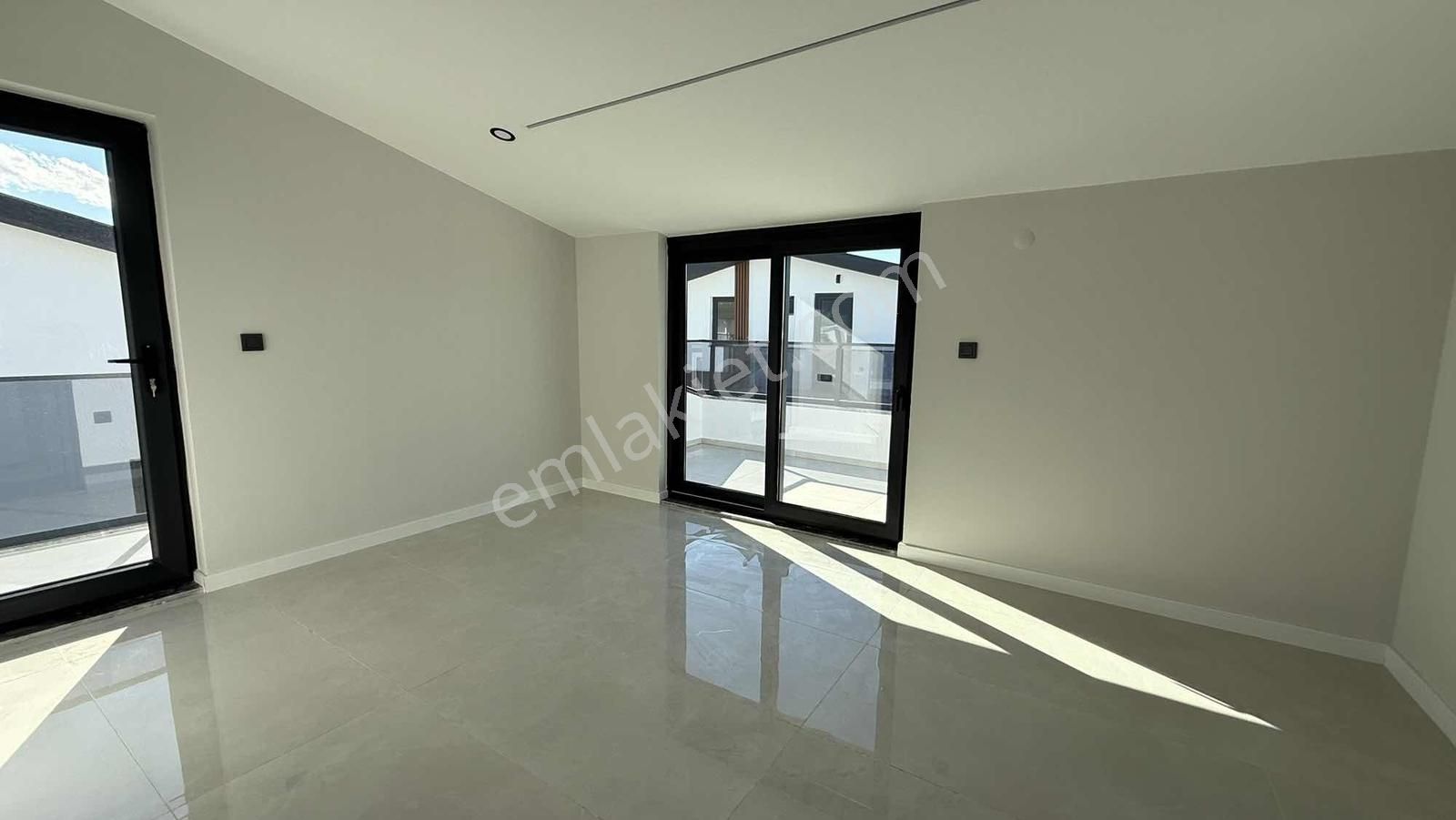 Turanlar Gruptan Akarca Da Satılık Takasa Açık 4+1 Triplex Villa - Görsel 12