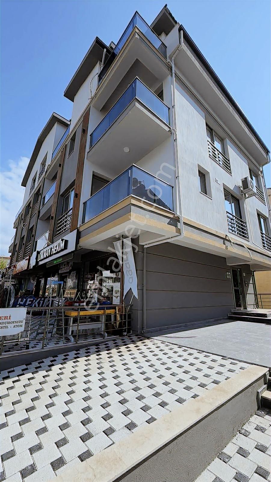 Turanlar Gruptan Foçada Satılık 3+1 Dublex Daire!