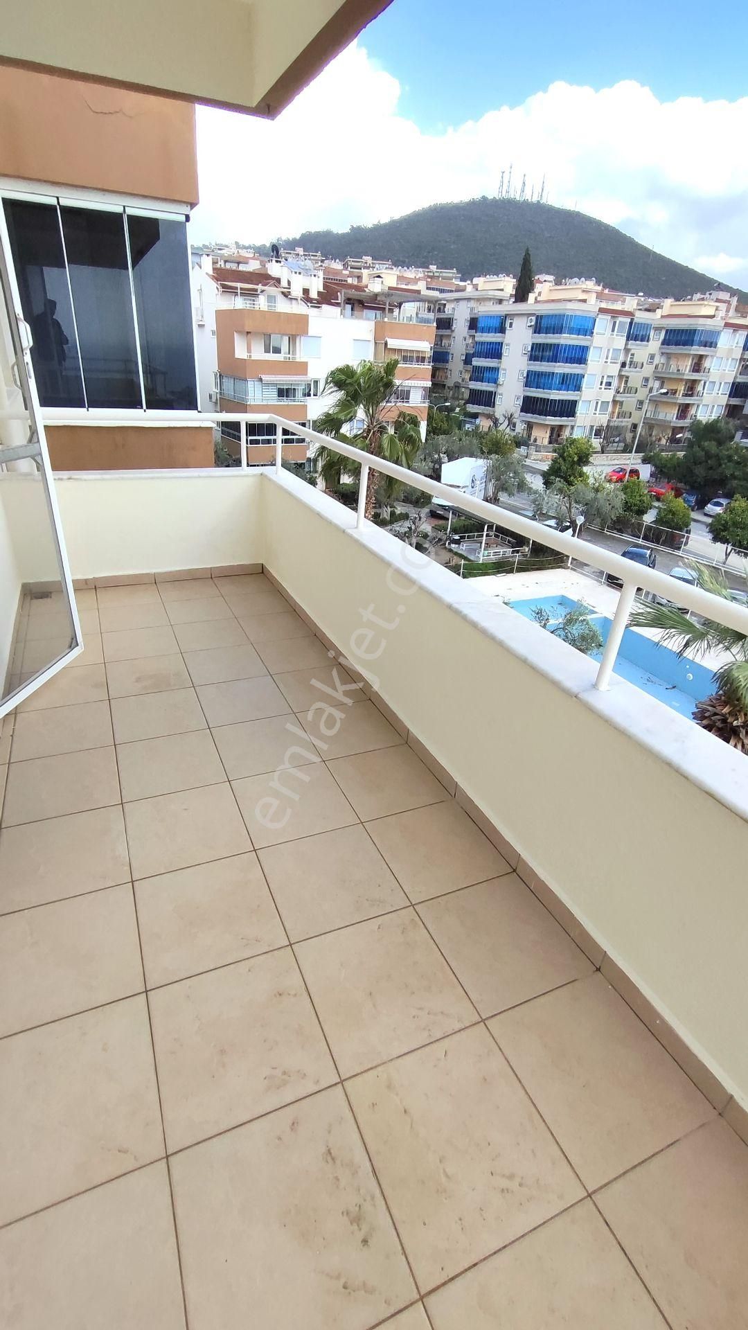 Kuşadası'nda Muhteşem Manzaralı 2+1 Kiralık Daire - Görsel 18