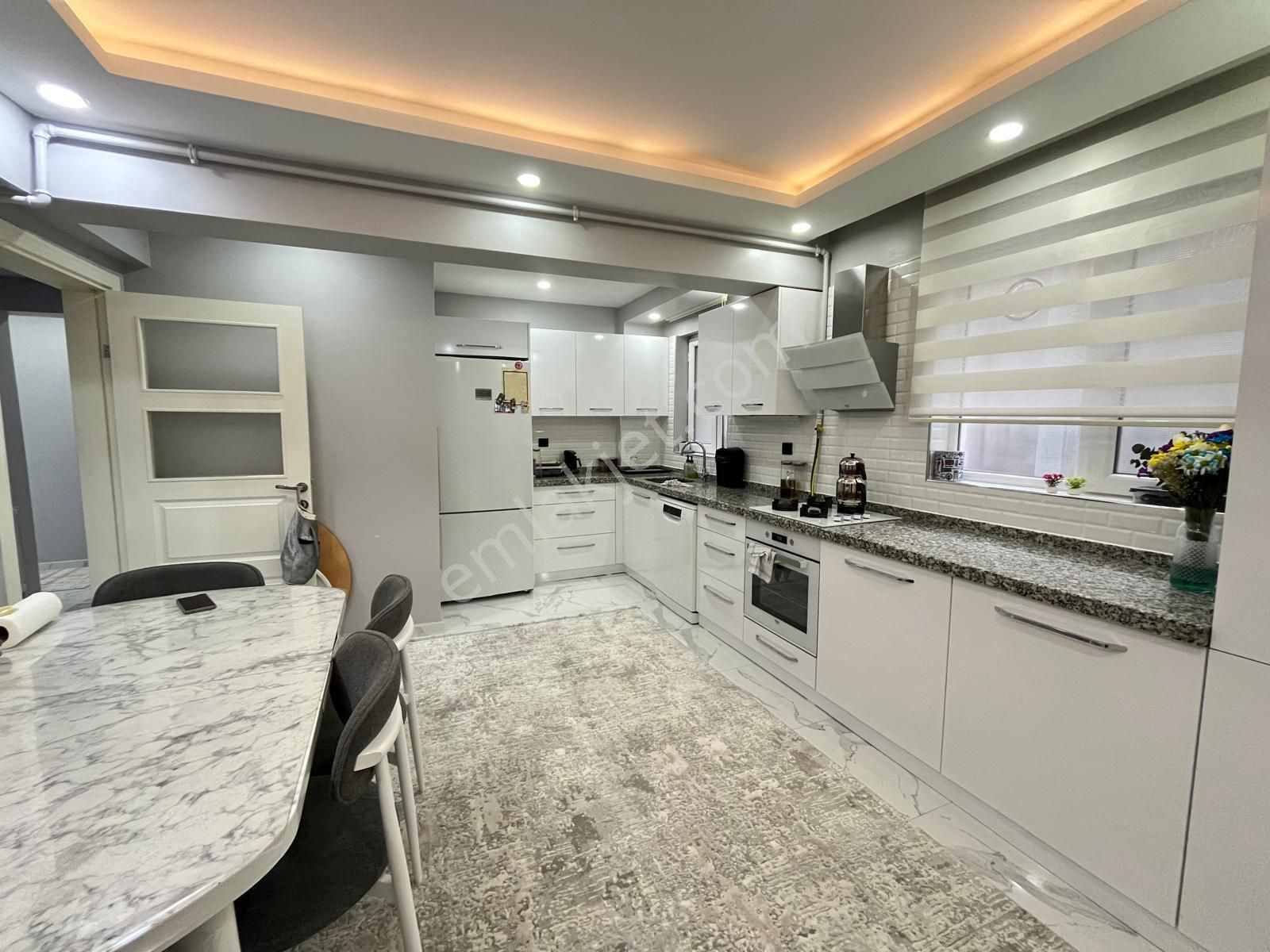 Tutardan Çobançeşme De Full Masrafsız Geniş 3+1 Bahçe Kat Daire