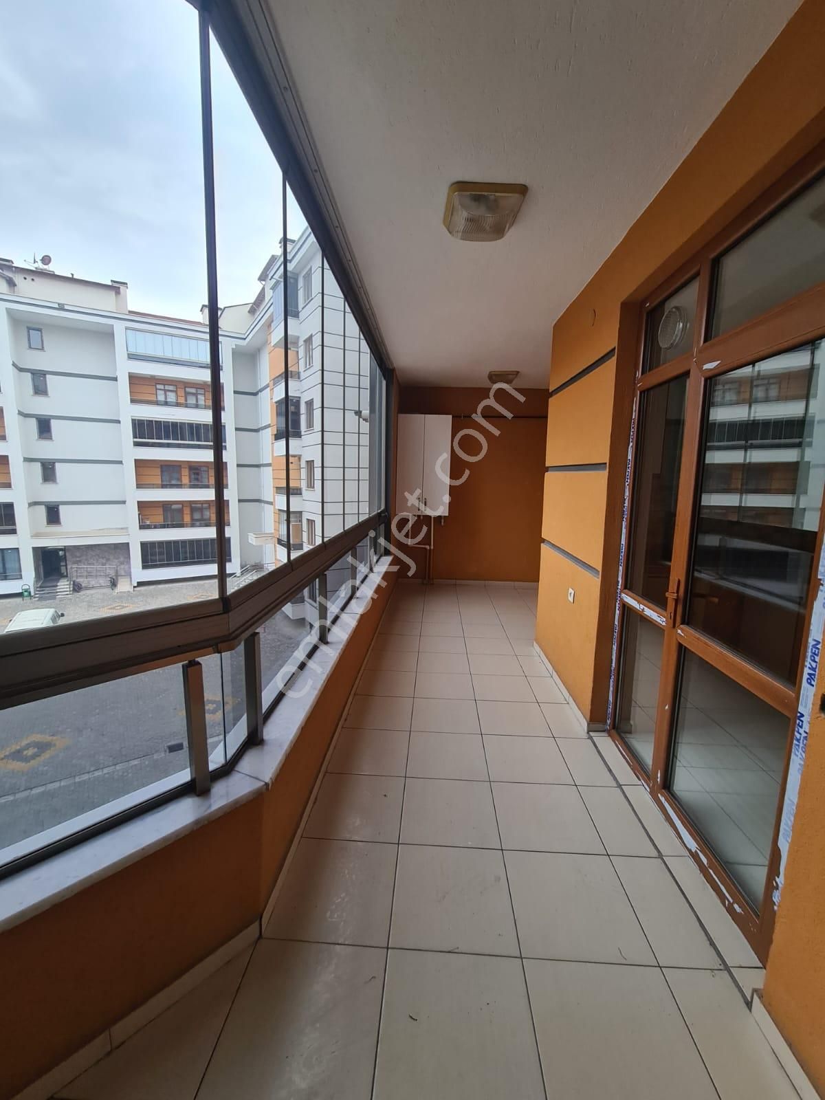 Erenler Mah. Ev Kurumlarına Uygun Satılık 3+1 Ara Kat Lüks Daire - Görsel 12