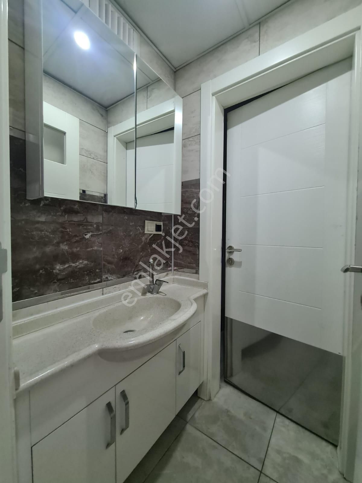 Erenler Mah. Ev Kurumlarına Uygun Satılık 3+1 Ara Kat Lüks Daire - Görsel 21