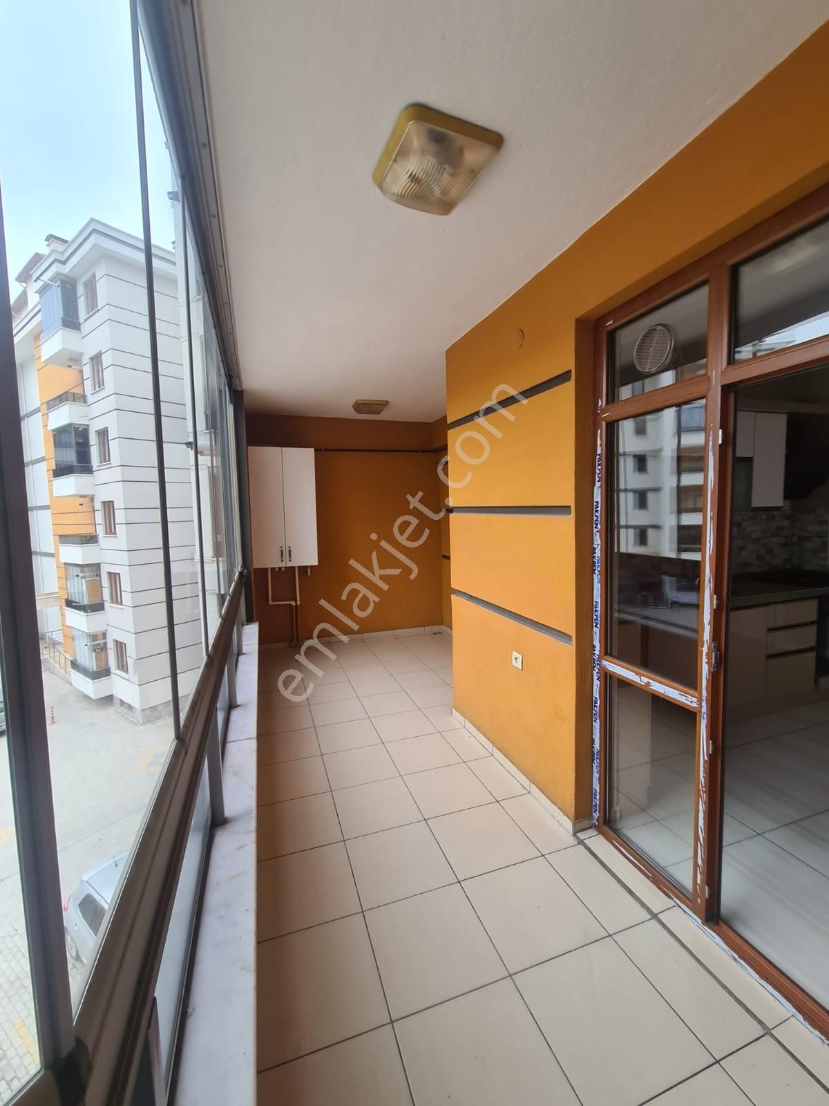 Erenler Mah. Ev Kurumlarına Uygun Satılık 3+1 Ara Kat Lüks Daire - Görsel 13