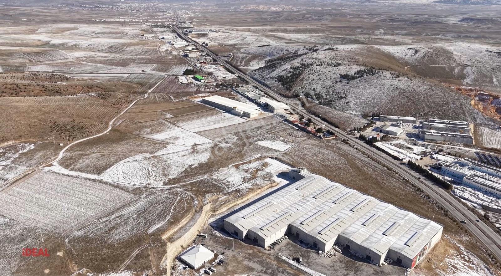 Afyonkarahisar'da Ağır Sanayi İmarlı Satılık 50.065 M2 Arazi