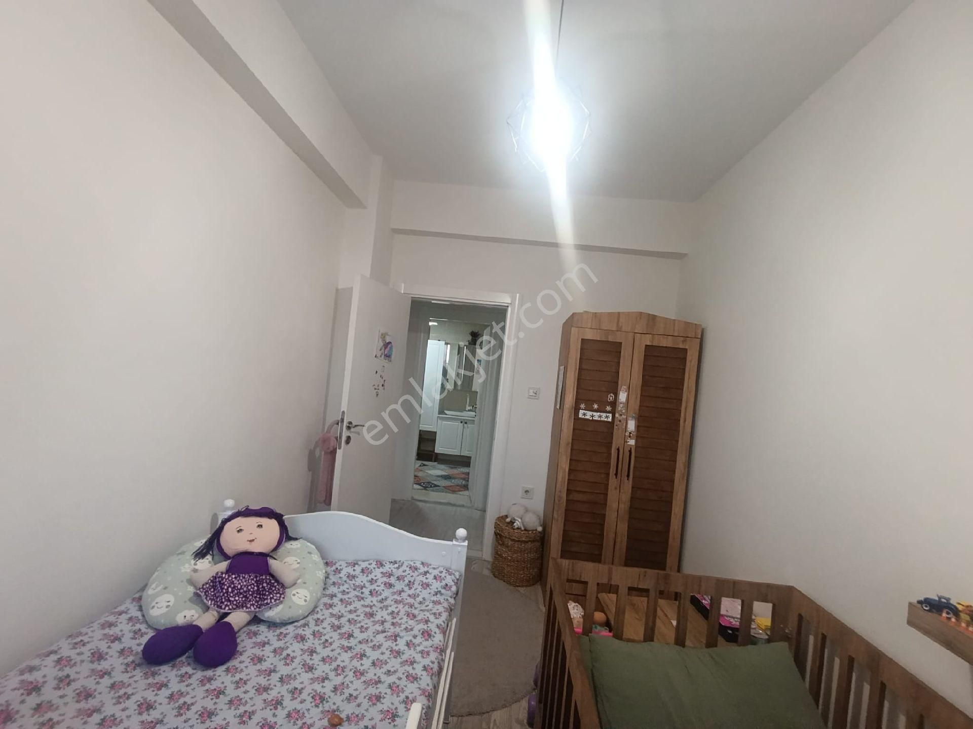 Barış Mahallesi Yeşil Kubbe Camii Civarında 3+1 Acil Satılık Daire!!! - Görsel 11