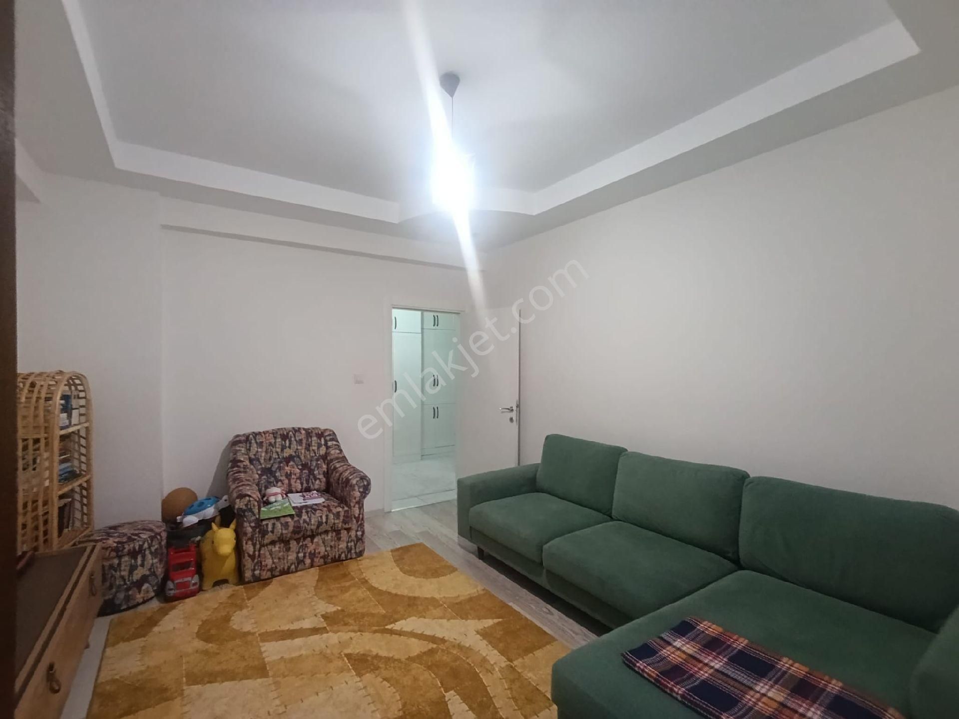 Barış Mahallesi Yeşil Kubbe Camii Civarında 3+1 Acil Satılık Daire!!! - Görsel 14