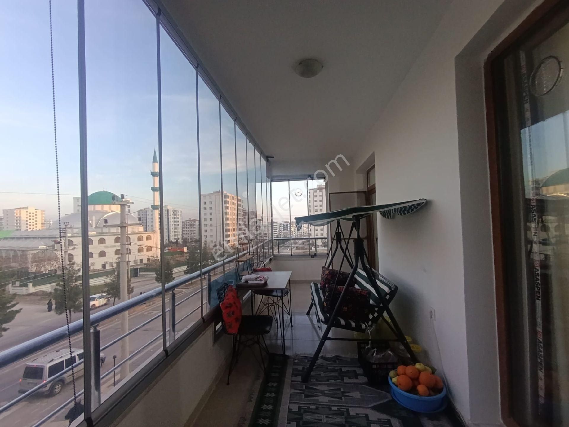 Barış Mahallesi Yeşil Kubbe Camii Civarında 3+1 Acil Satılık Daire!!! - Görsel 5