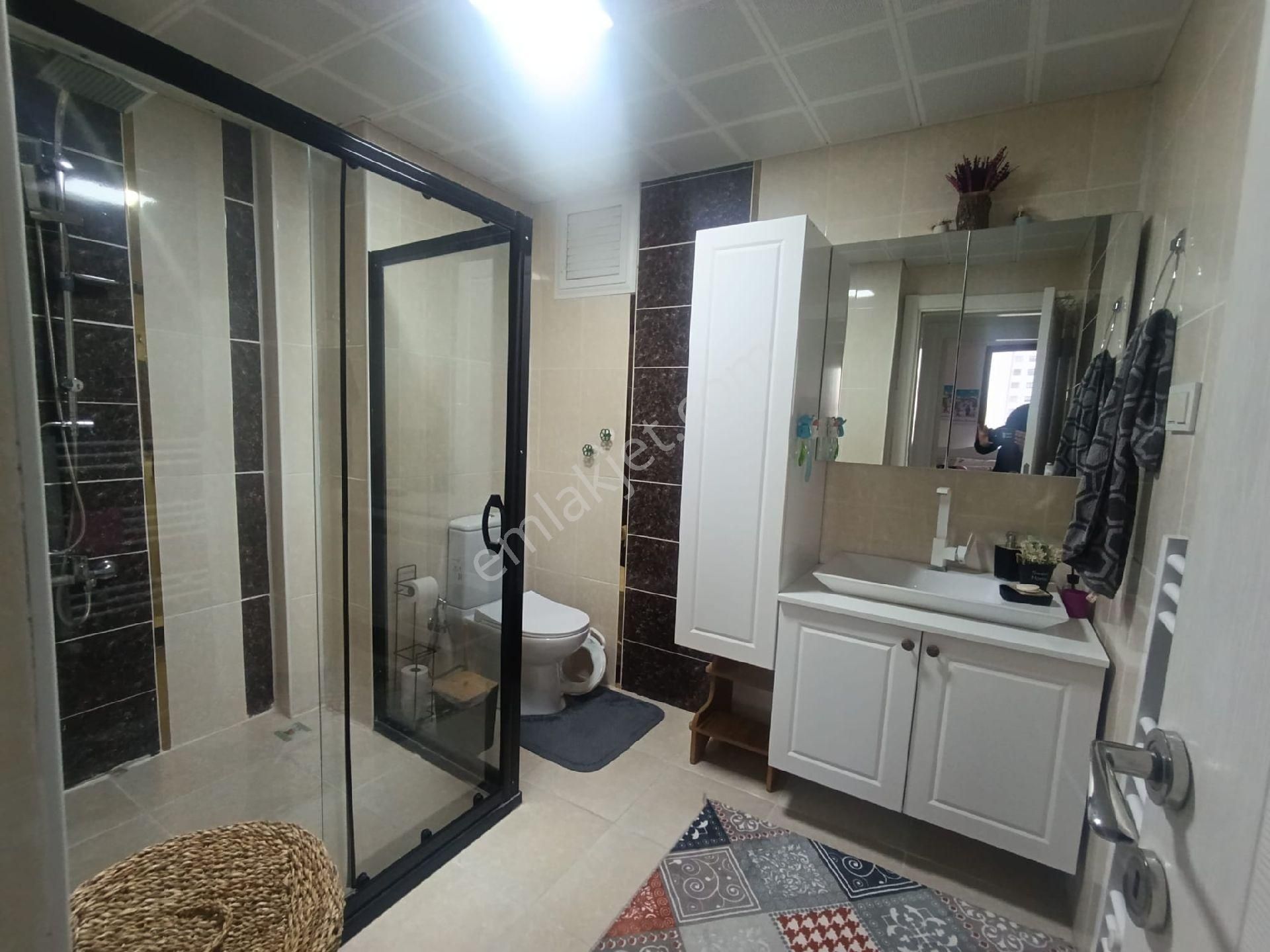 Barış Mahallesi Yeşil Kubbe Camii Civarında 3+1 Acil Satılık Daire!!! - Görsel 17