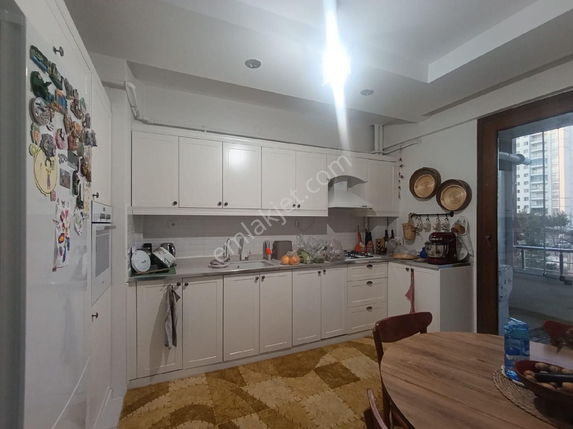 Barış Mahallesi Yeşil Kubbe Camii Civarında 3+1 Acil Satılık Daire!!! - Görsel 6