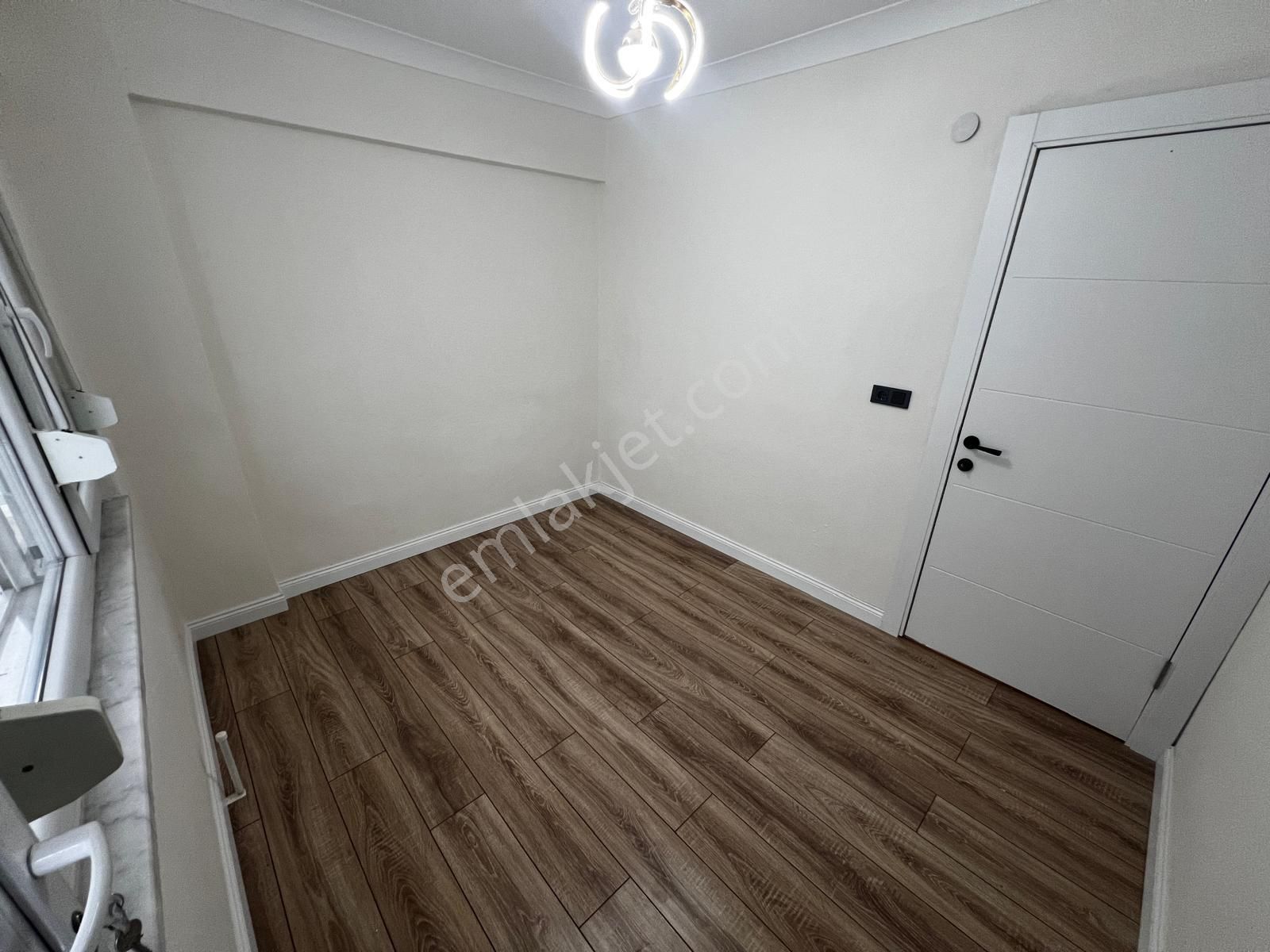Yiğit'ten İkizçay'da Ayrı Mutfak 2+1 Şık Tasarımlı Ara Kat Daire - Görsel 31