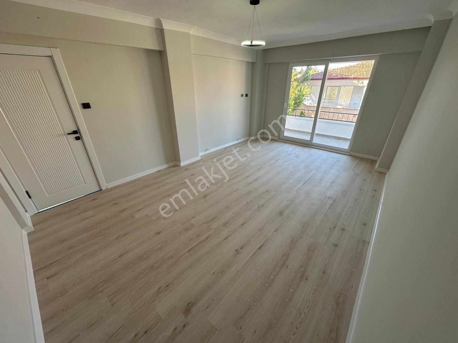 🏡 Referans'tan Akçay'da Doğa Manzaralı Ön Cephe Arakat Denize Yakın 2+1 Daire - Görsel 5