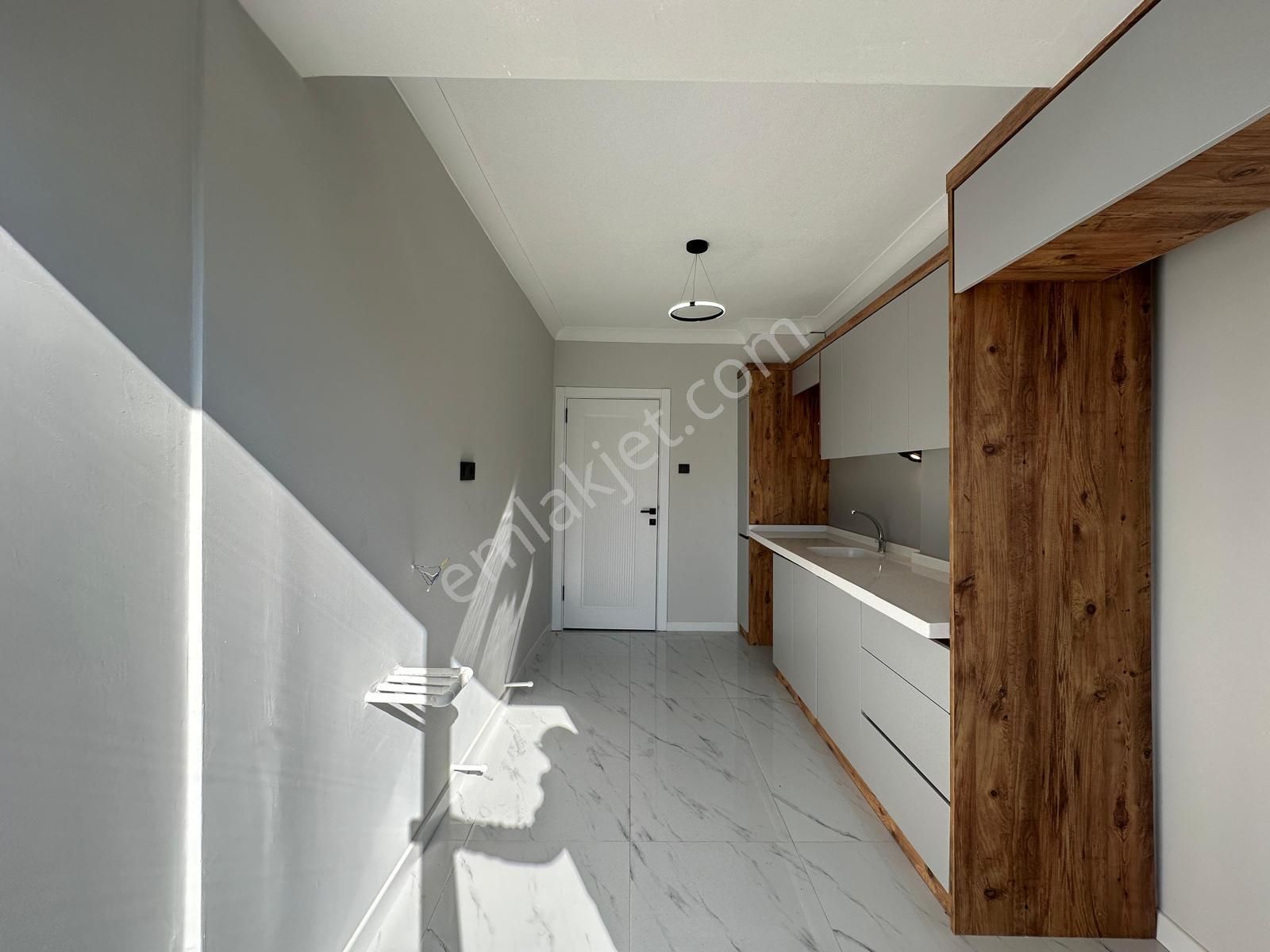 🏡 Referans'tan Akçay'da Doğa Manzaralı Ön Cephe Arakat Denize Yakın 2+1 Daire - Görsel 3