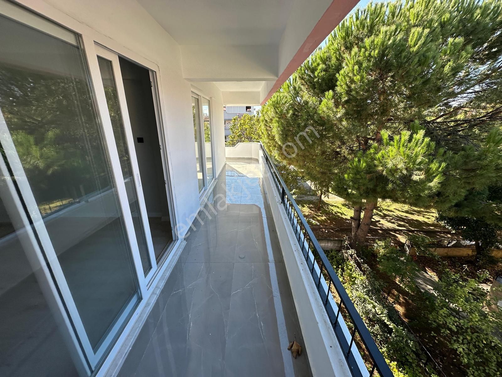 🏡 Referans'tan Akçay'da Doğa Manzaralı Ön Cephe Arakat Denize Yakın 2+1 Daire - Görsel 4