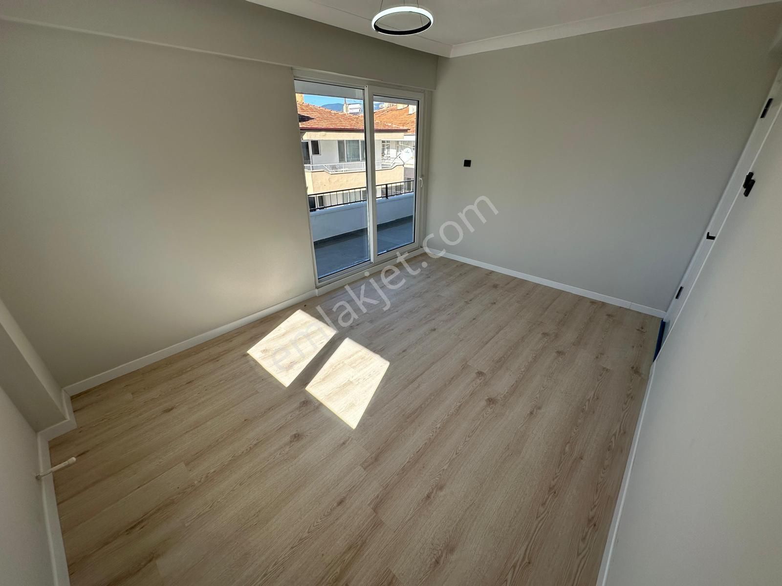 🏡 Referans'tan Akçay'da Doğa Manzaralı Ön Cephe Arakat Denize Yakın 2+1 Daire - Görsel 24