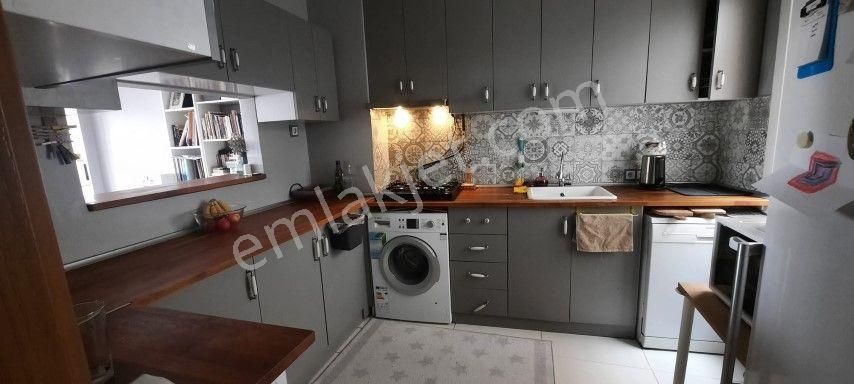 Bornova Erzene Mahallesinde 3+1 Kiralık Daire
