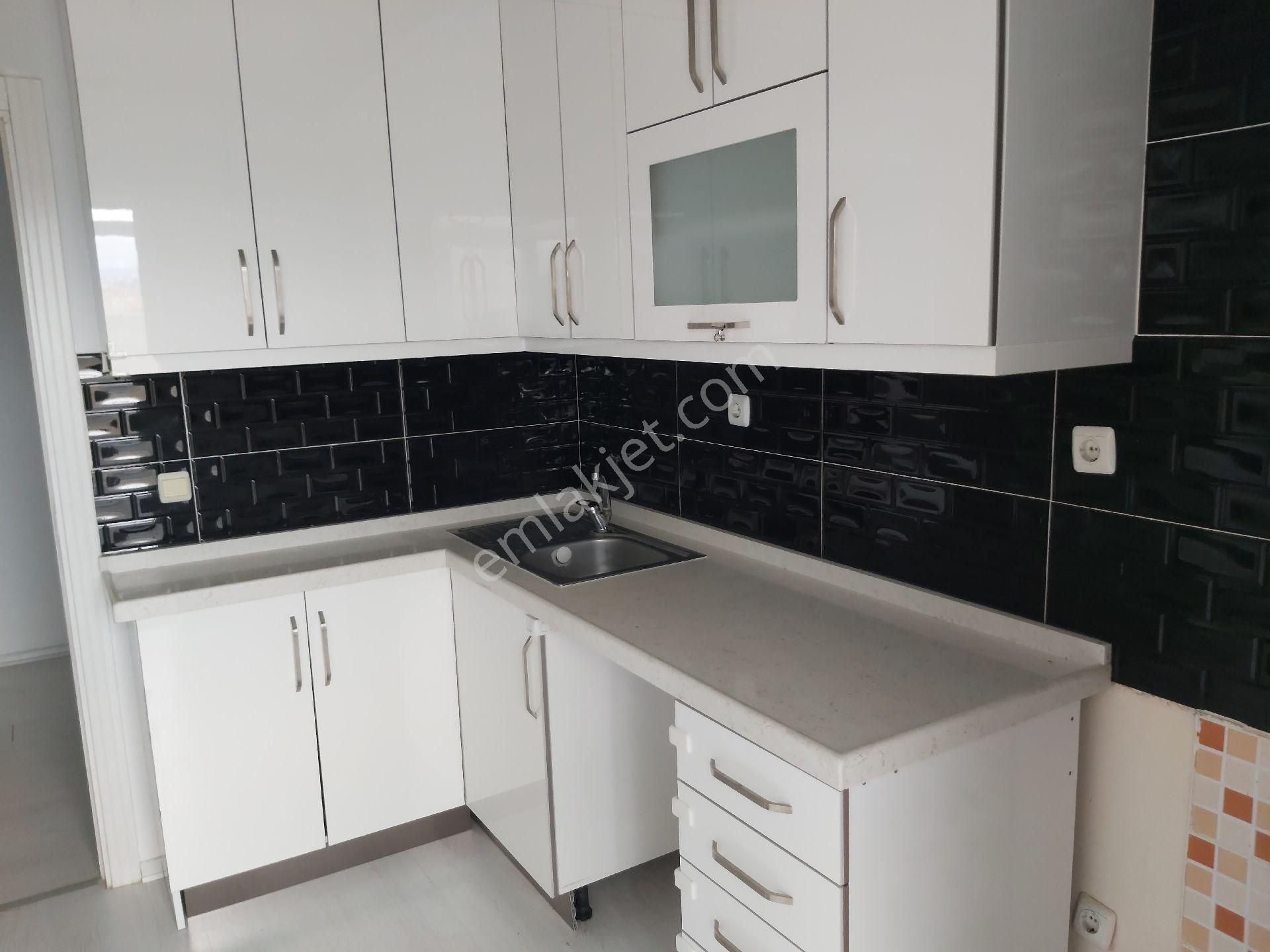 İlyap'tan Turkuaz Tokide Yapılı Kiralık 2+1 - Görsel 13