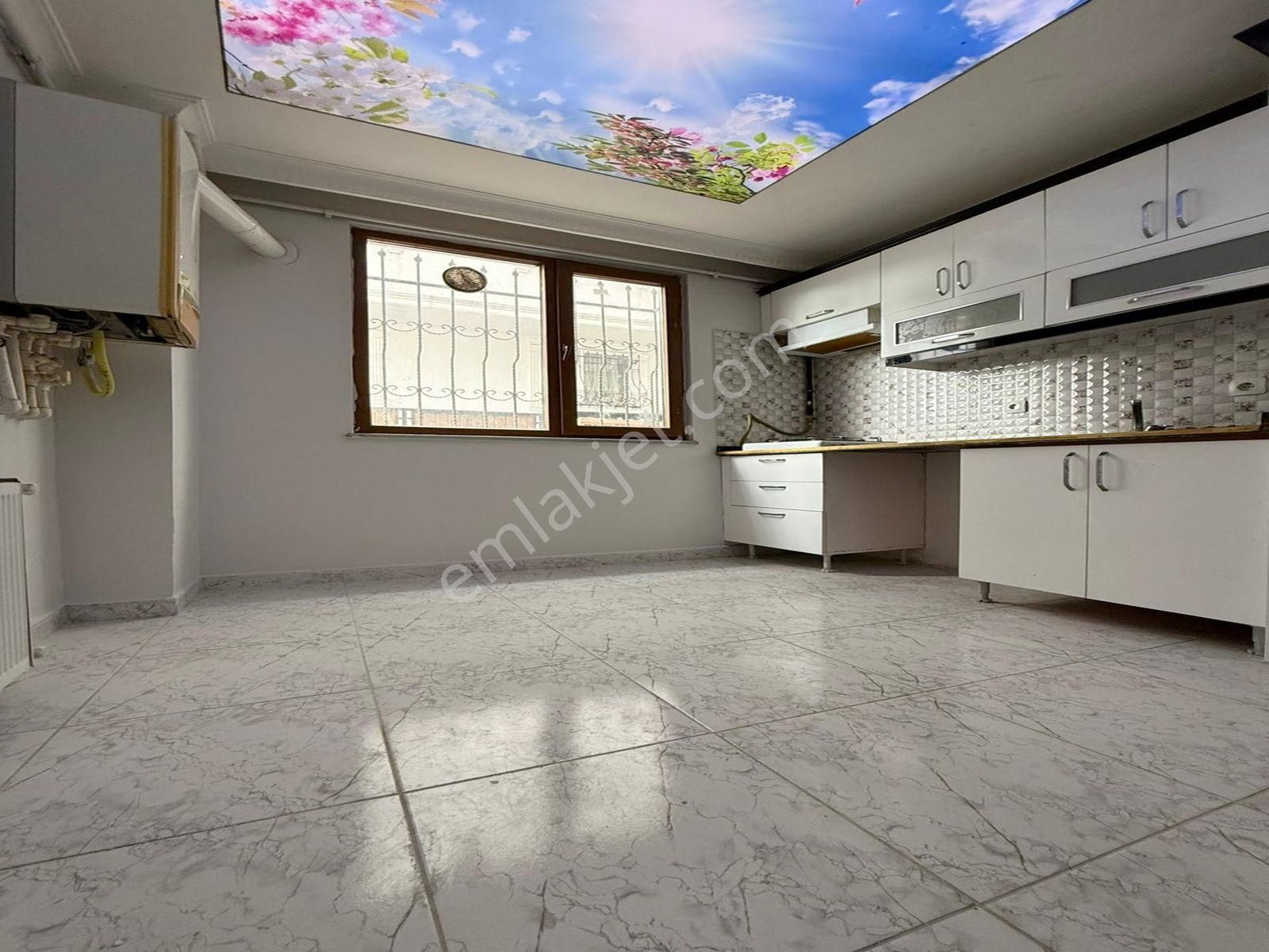 Akçaburgaz Mahallesi Yeni Bina 2+1 Düzgiriş Gibi İskanlı Daire! - Görsel 9
