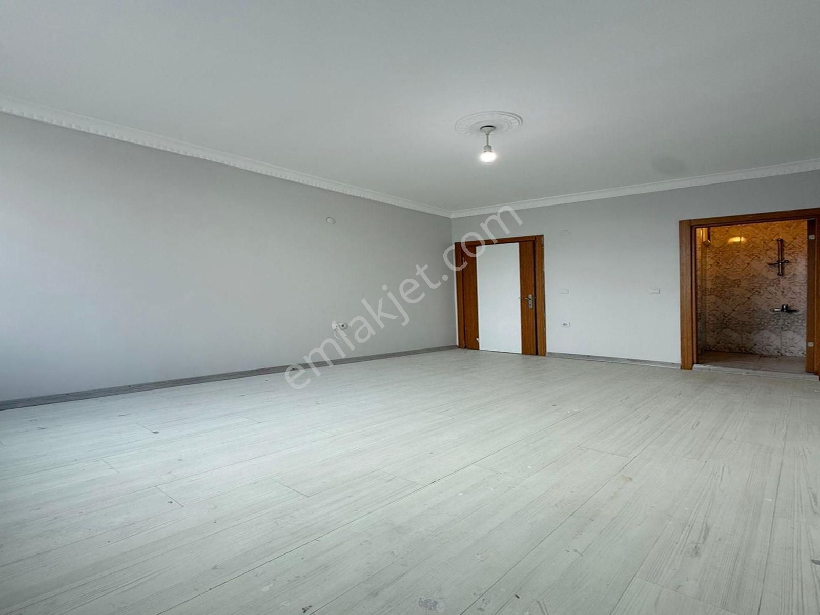 Akçaburgaz Mahallesi Yeni Bina 2+1 Düzgiriş Gibi İskanlı Daire! - Görsel 7
