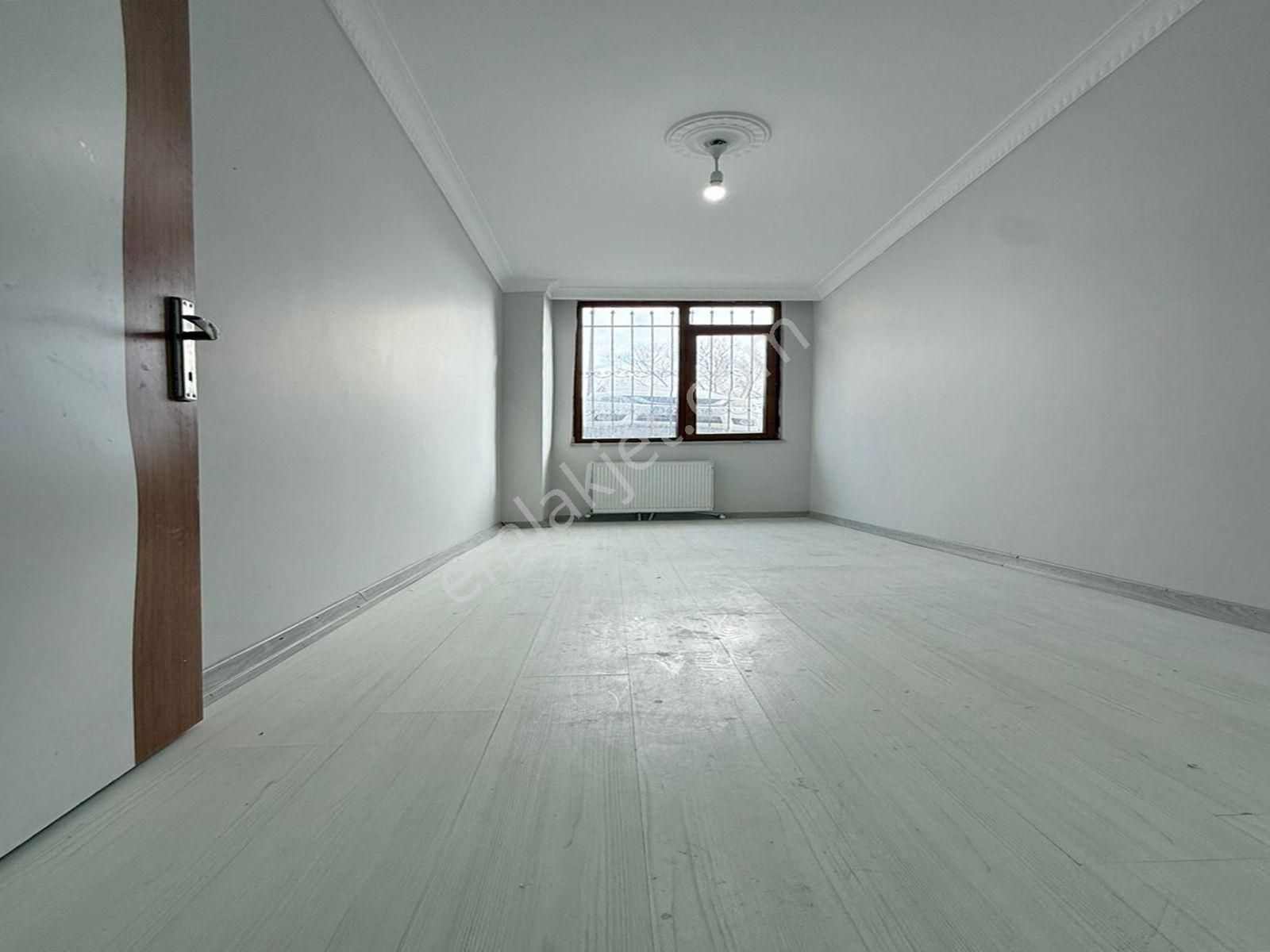 Akçaburgaz Mahallesi Yeni Bina 2+1 Düzgiriş Gibi İskanlı Daire! - Görsel 12