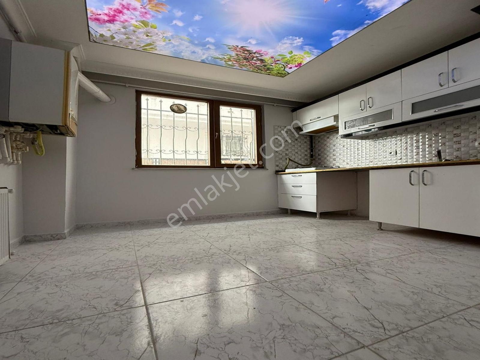 Akçaburgaz Mahallesi Yeni Bina 2+1 Düzgiriş Gibi İskanlı Daire! - Görsel 2