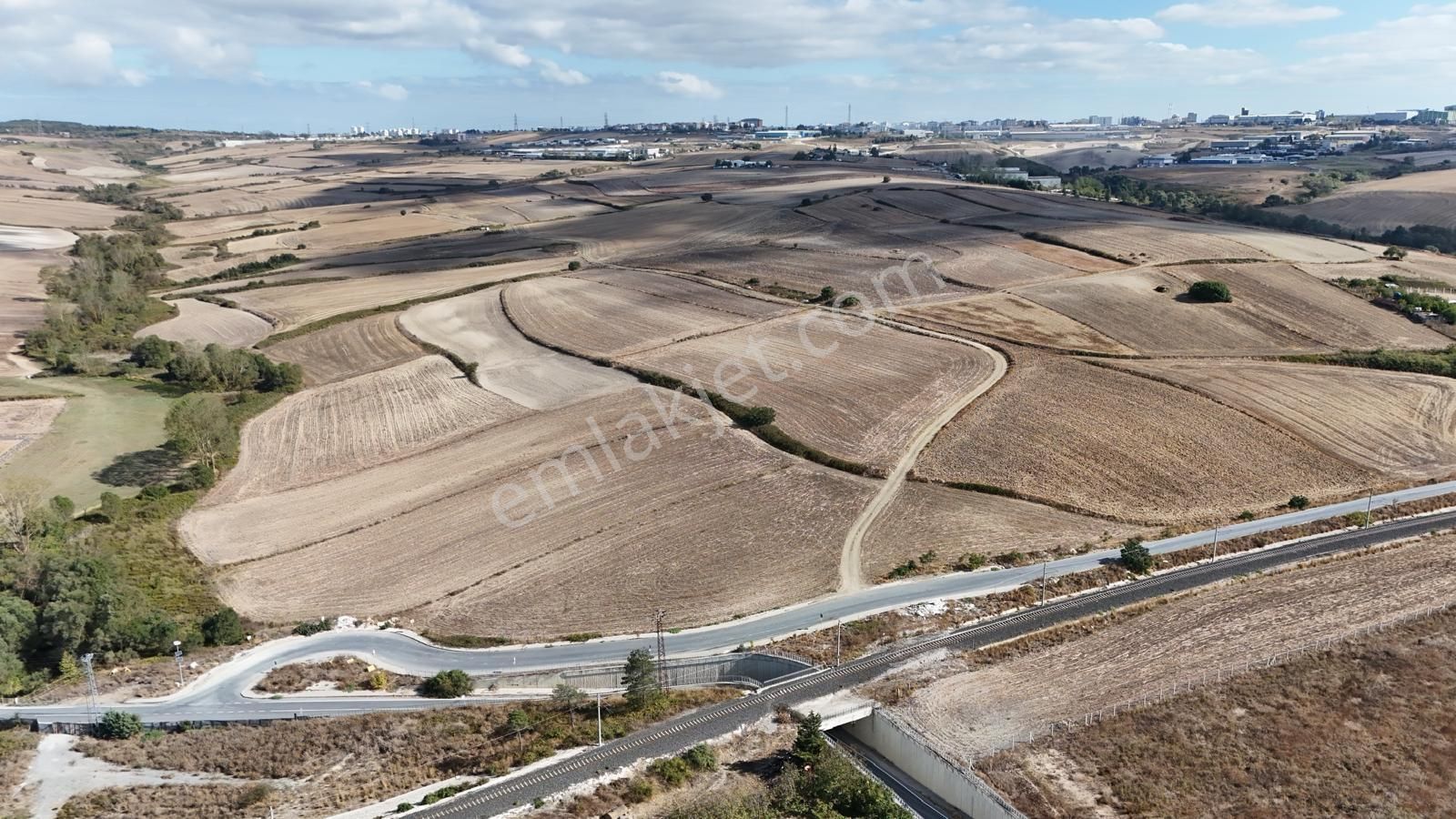 Yeşilbayırda İmara Yakın 2.079 M² Yatırımlık Tarla - Görsel 16