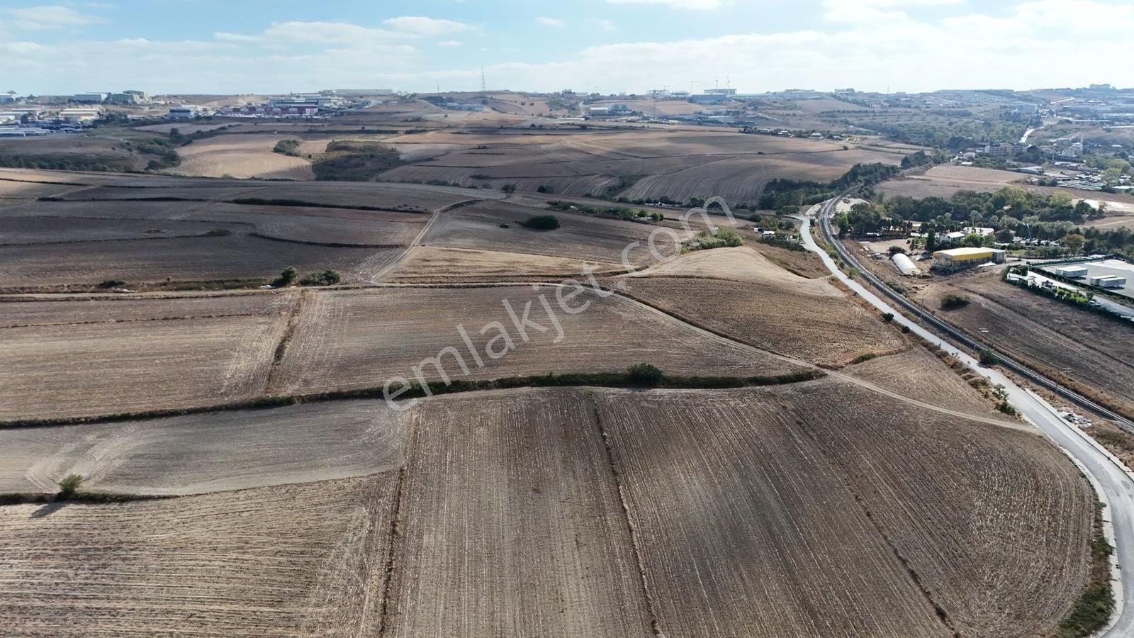 Yeşilbayırda İmara Yakın 2.079 M² Yatırımlık Tarla - Görsel 6